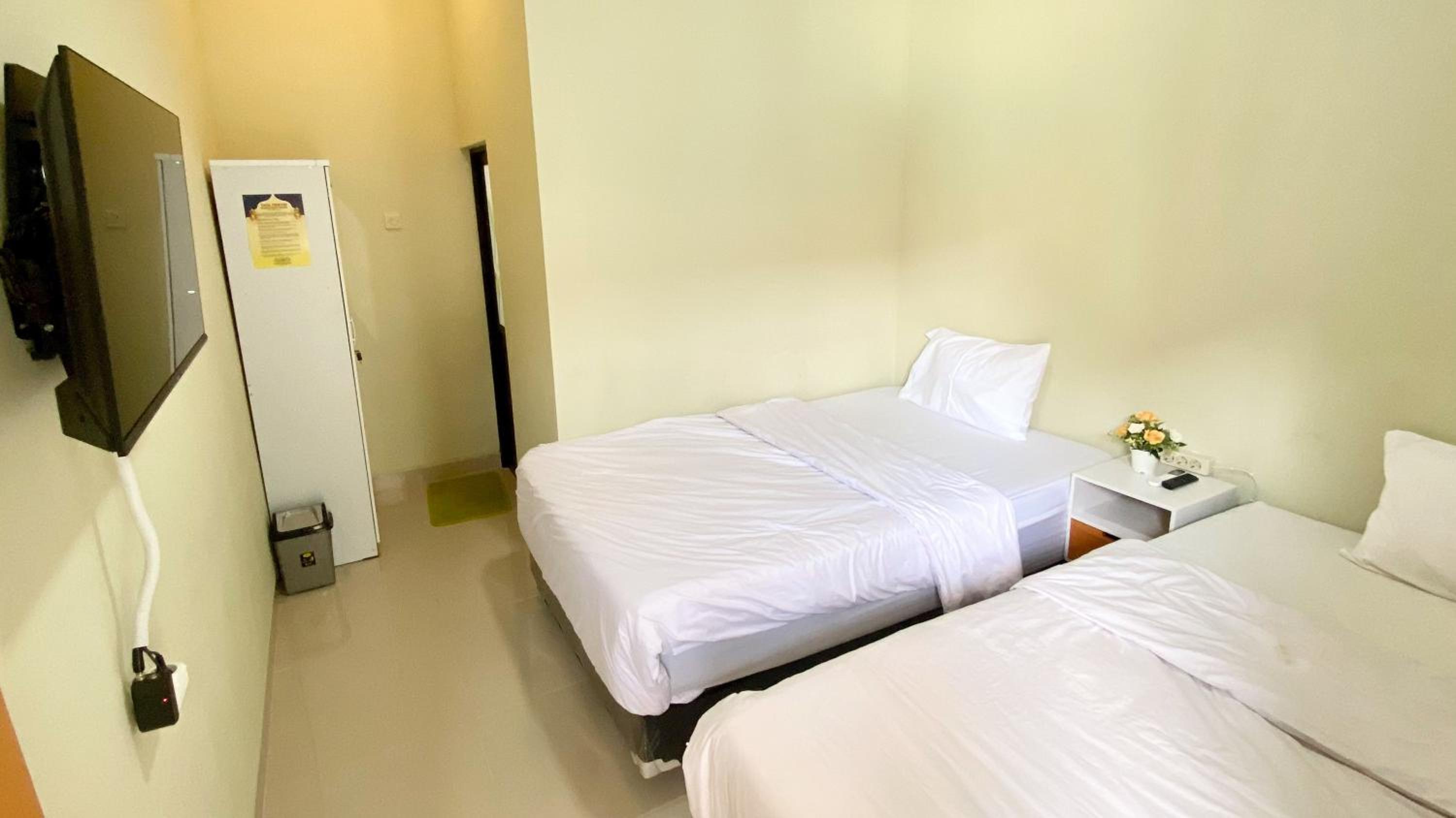 Twin Room - Photo 4