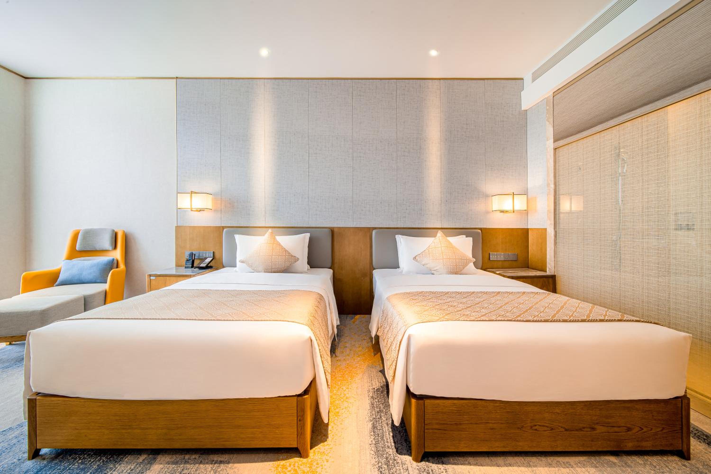 Deluxe Room With Two Double Beds - Non Smoking - Photo 1