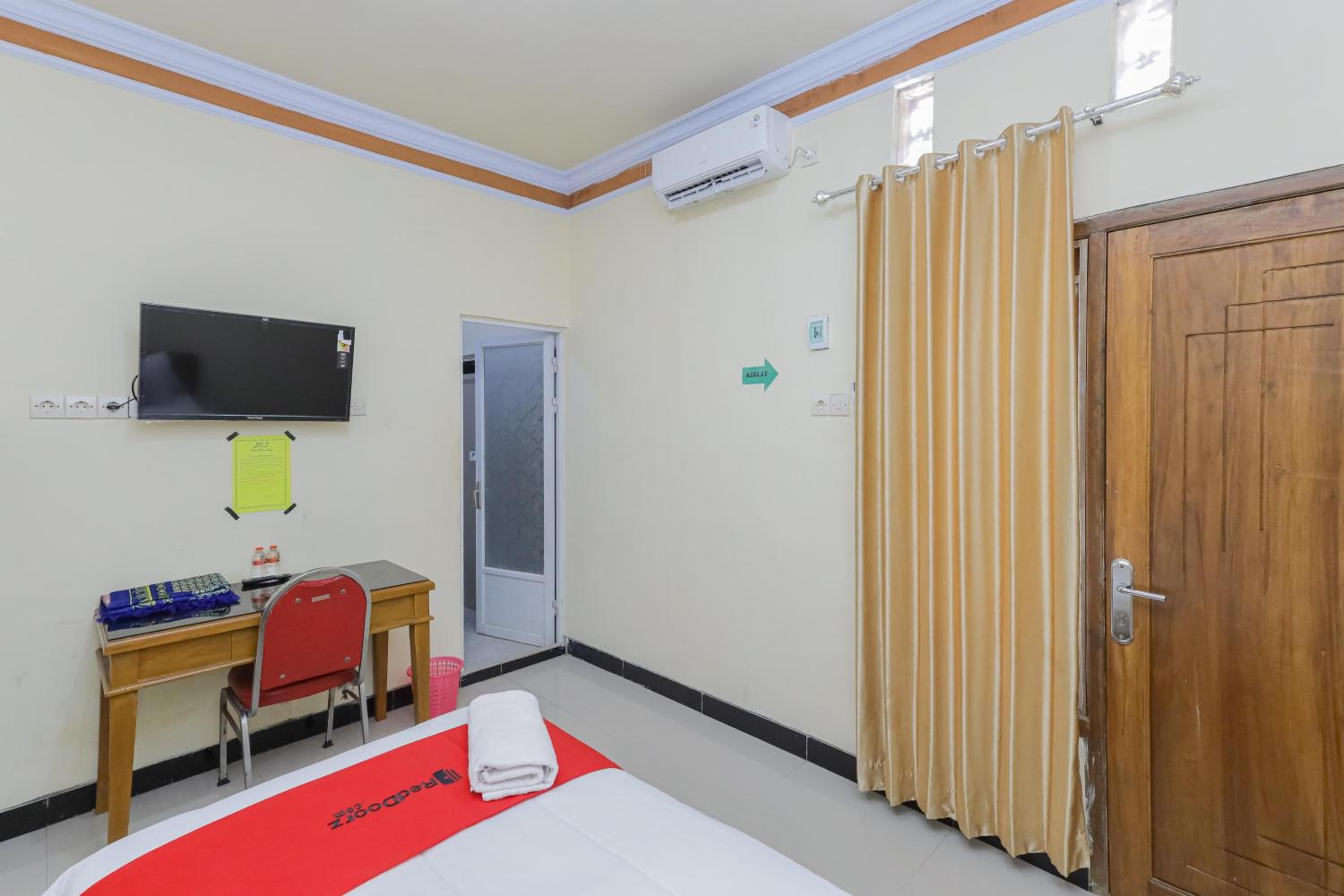 Standard Twin Room - Photo 3