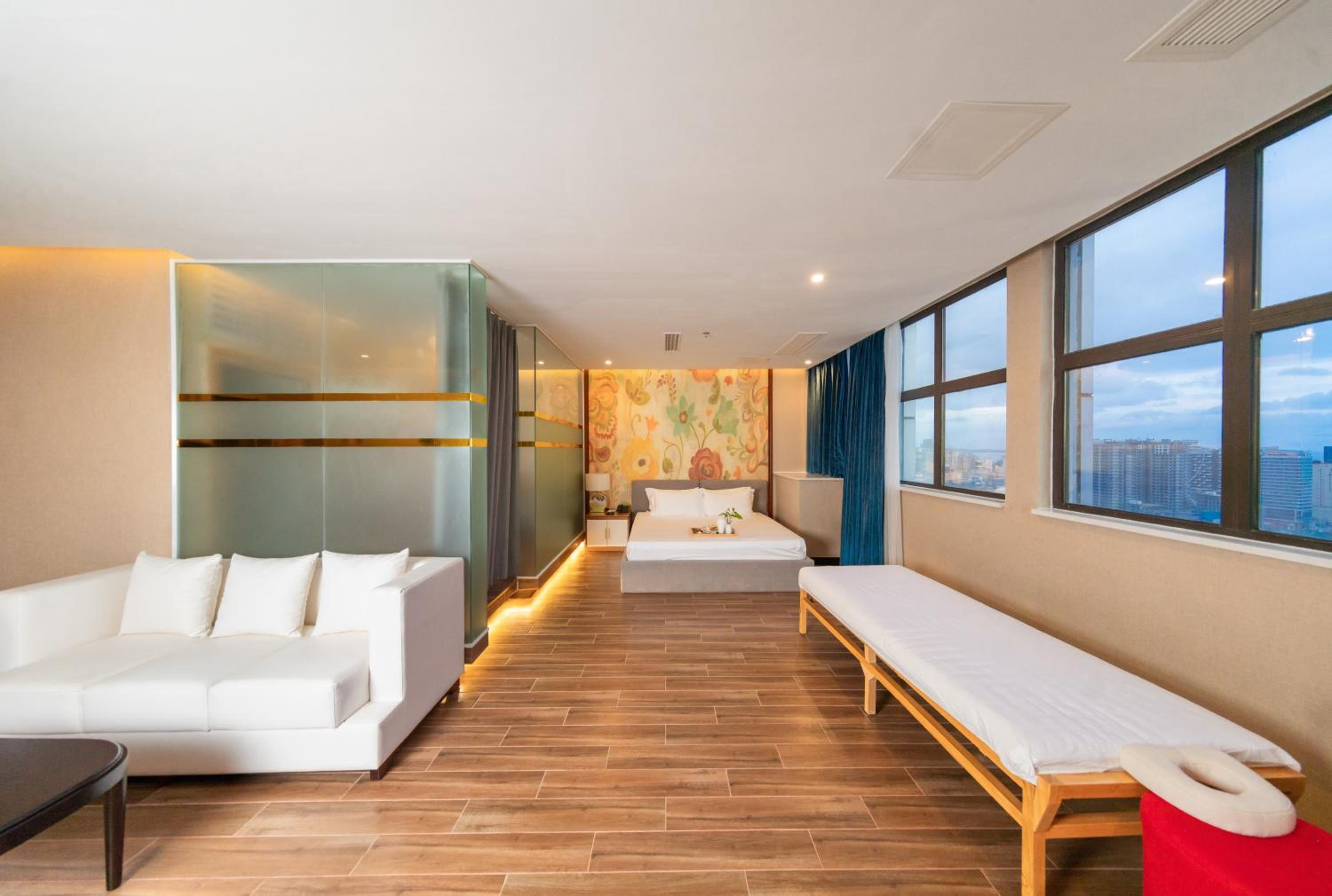 Legend Club Sea View