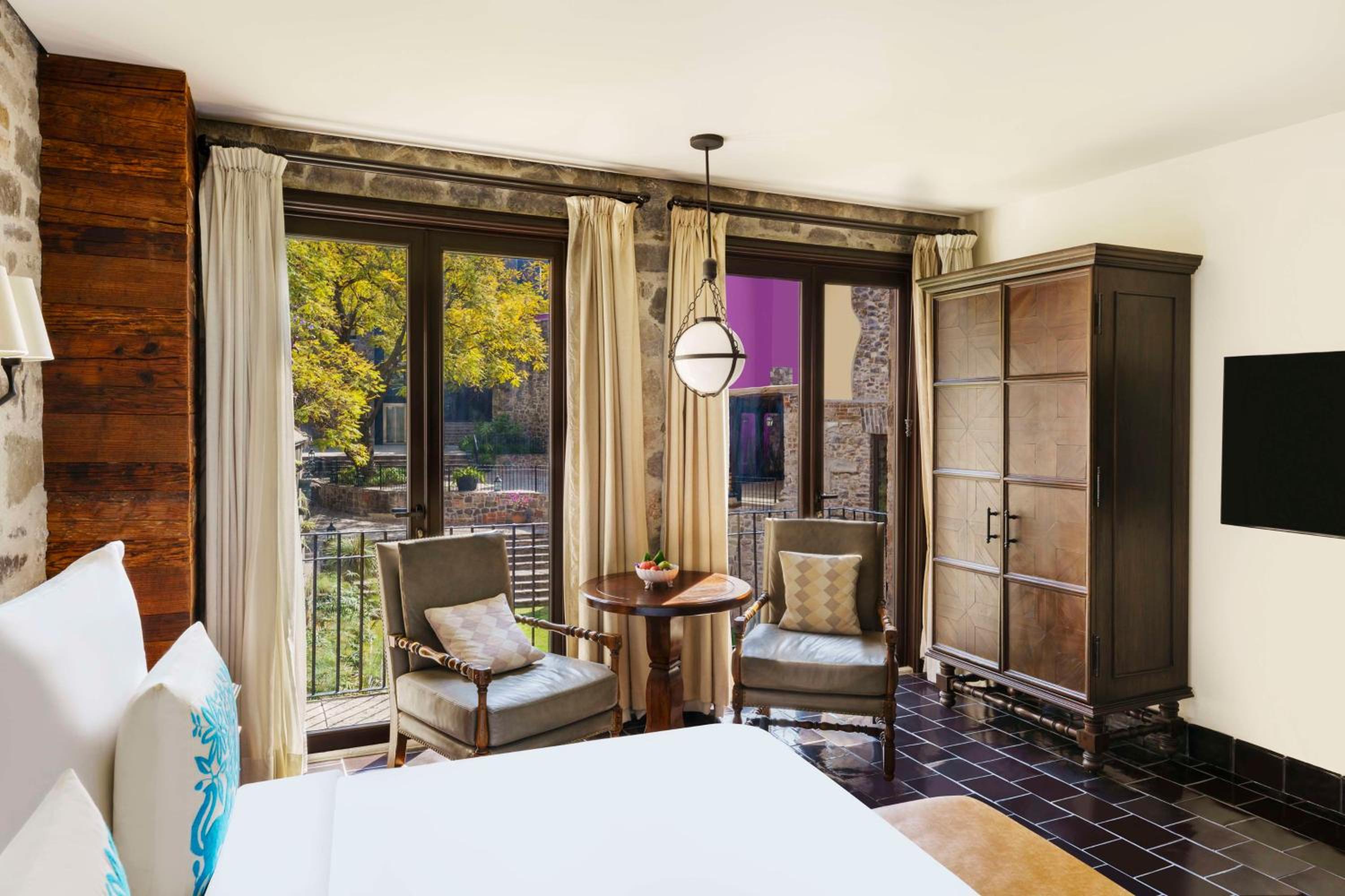 Urban Junior Suite King photo 2