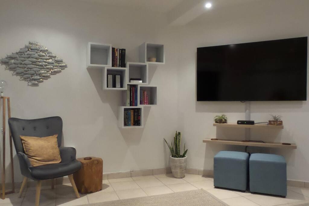 Three-Bedroom Apartment photo 1
