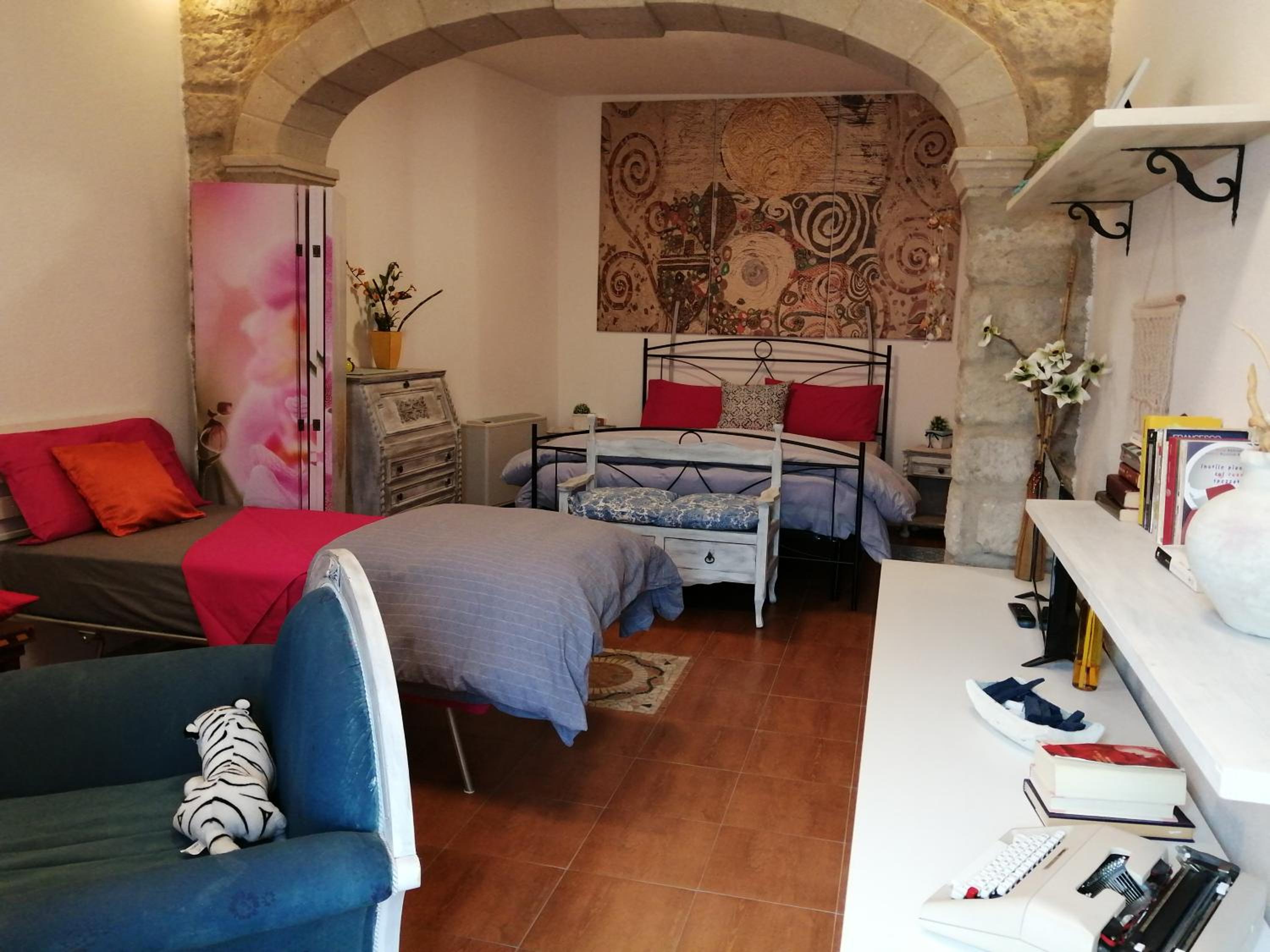 Double Room with Private Bathroom - Photo 16