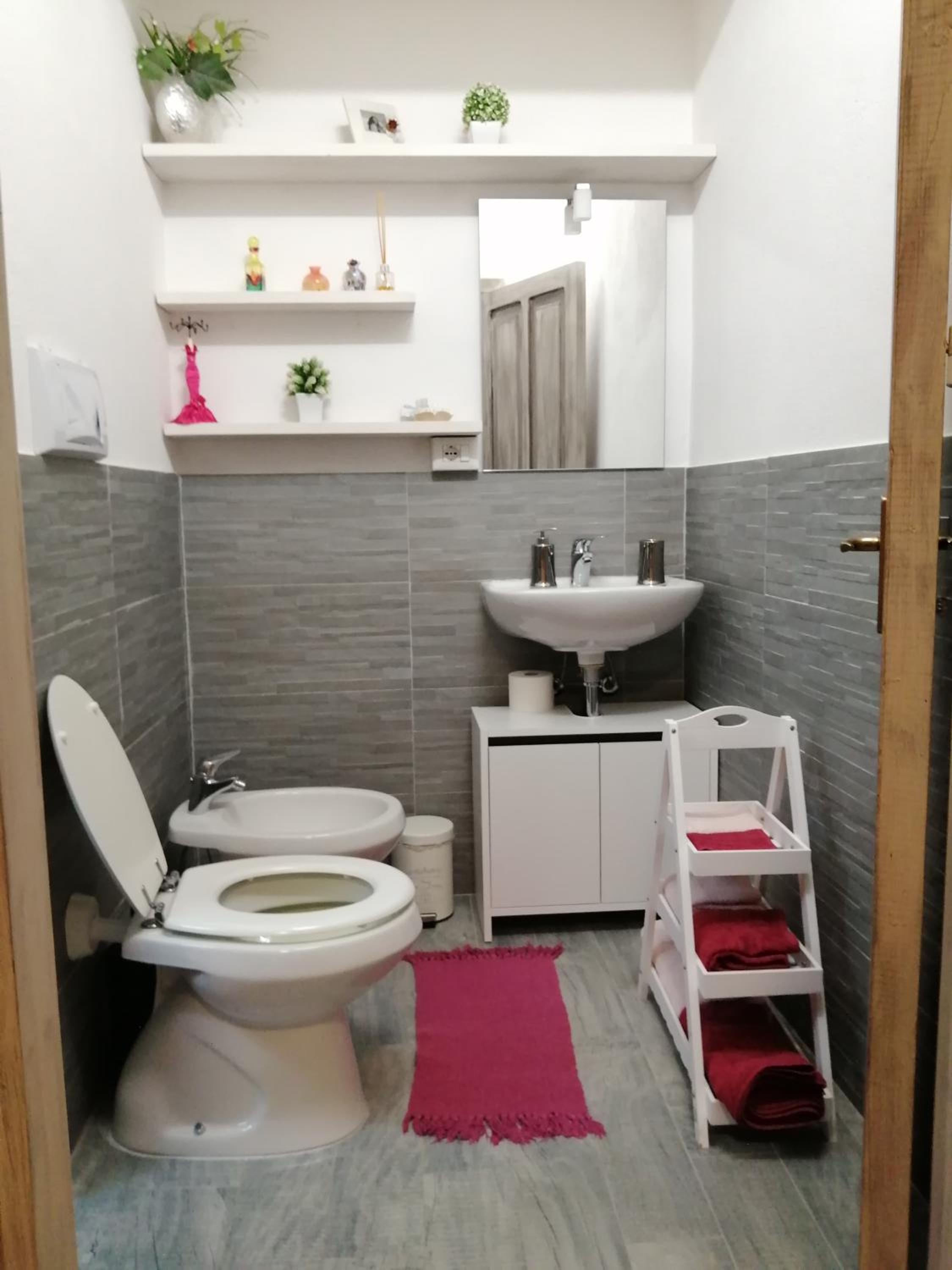 Double Room with Private Bathroom - Photo 17