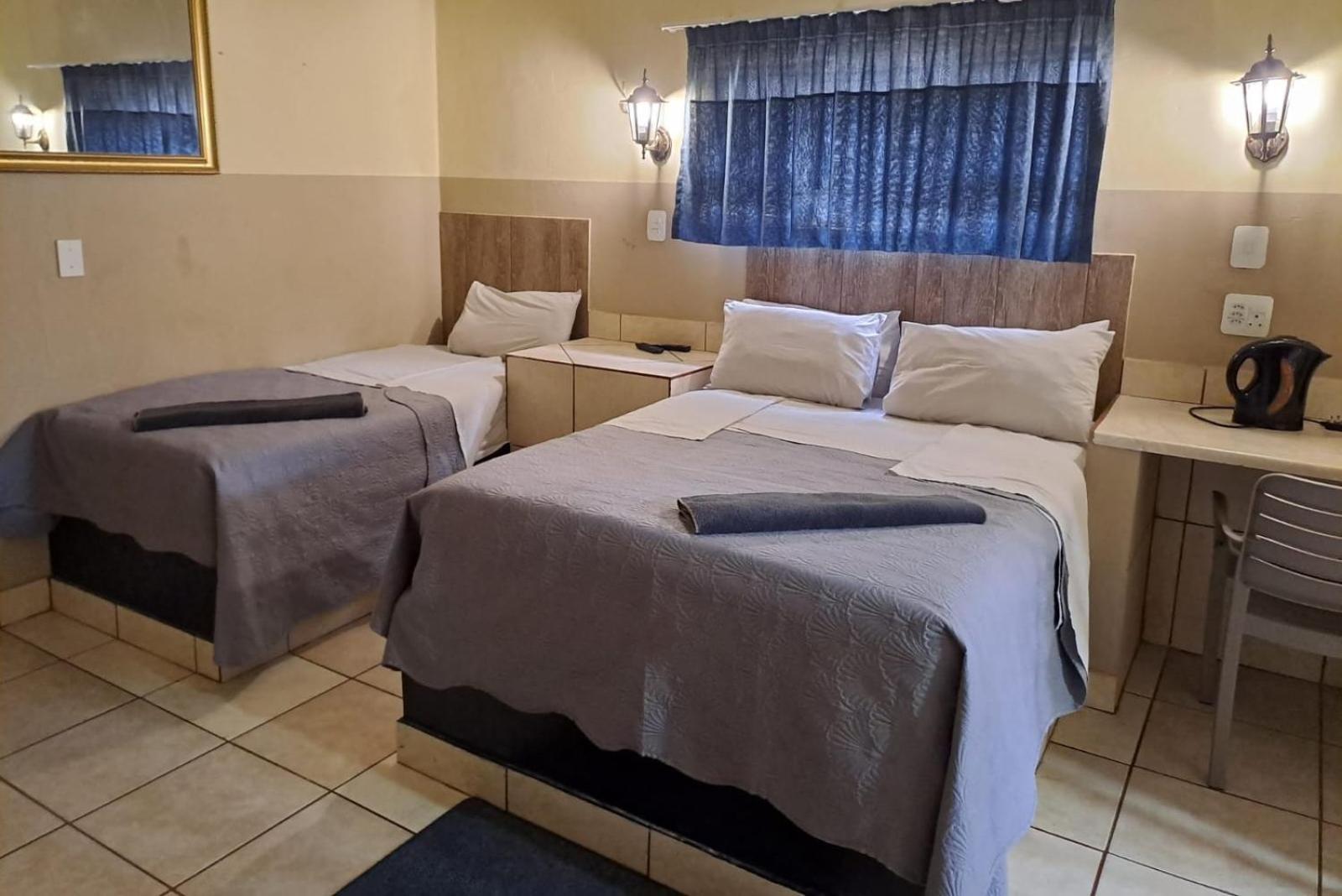 Double or Twin Room with Private Bathroom photo 2