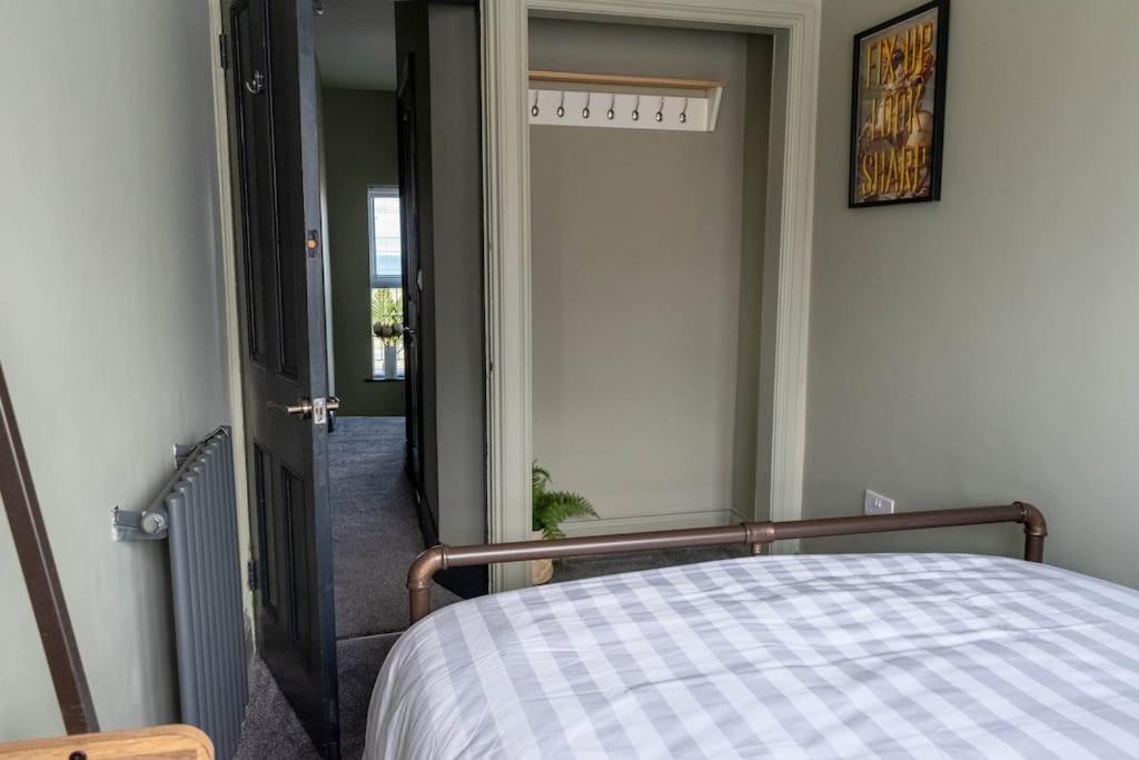 Four-Bedroom House photo 3