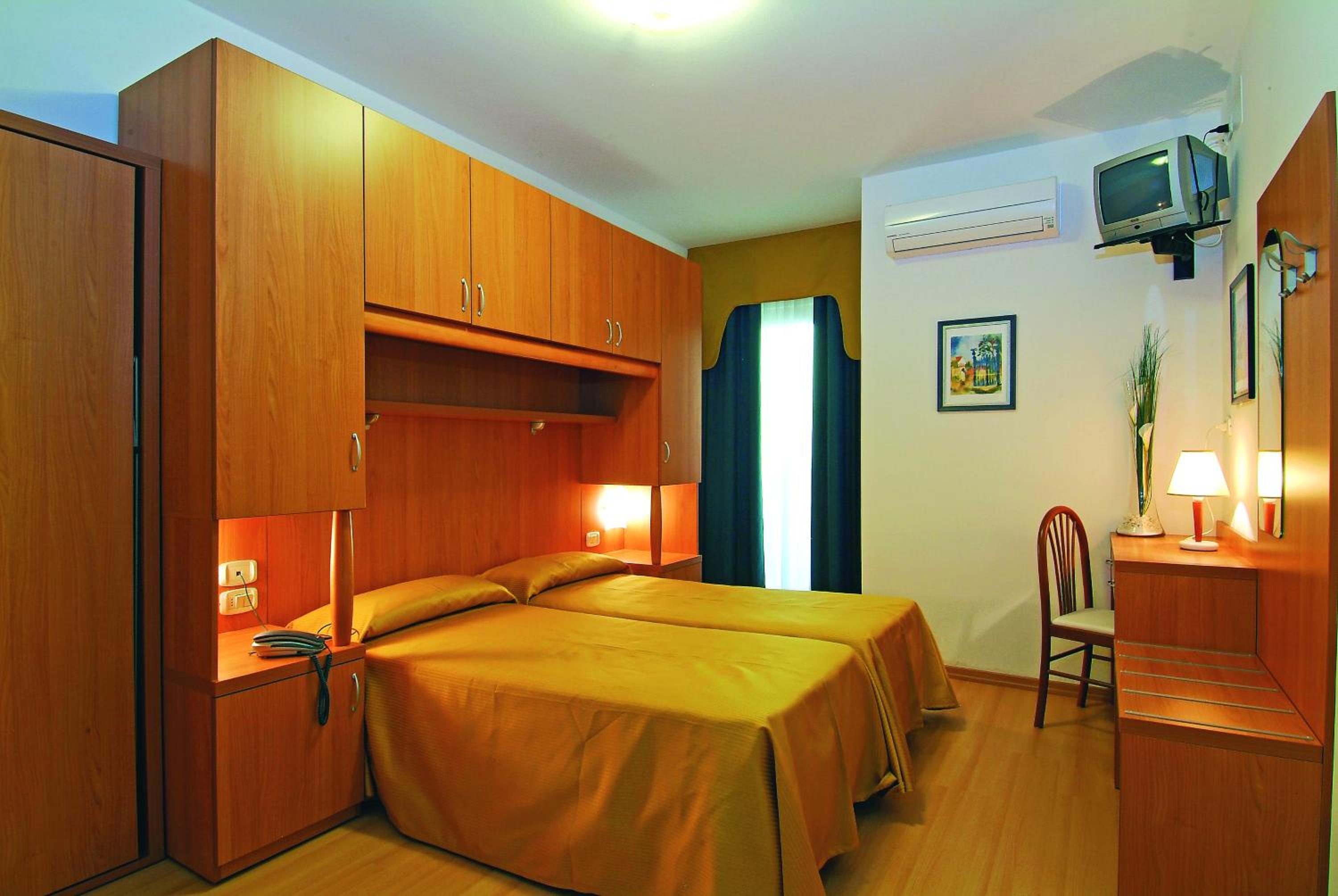 Superior Twin Room photo 2