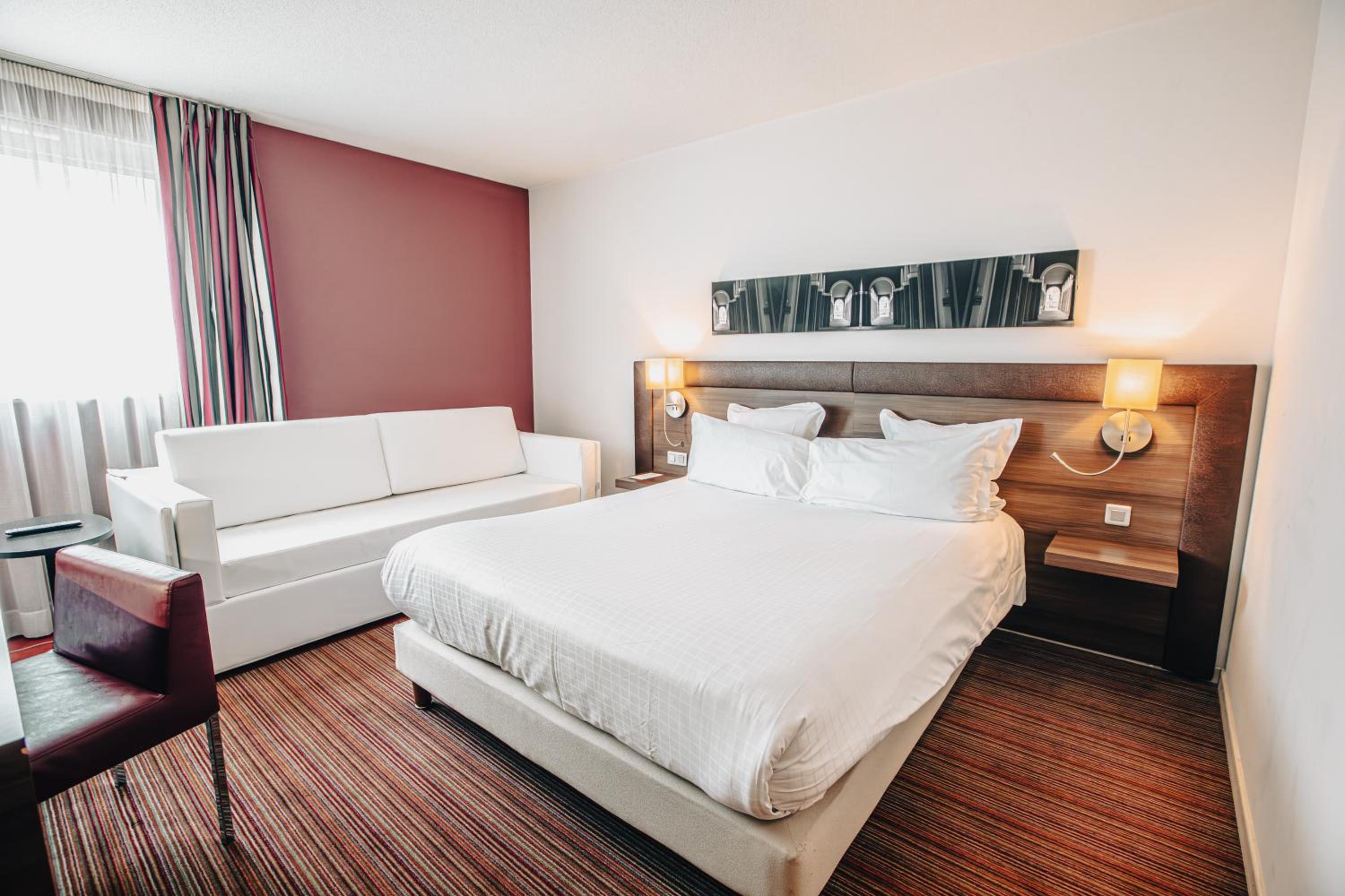 Standard Queen Room - Photo 5