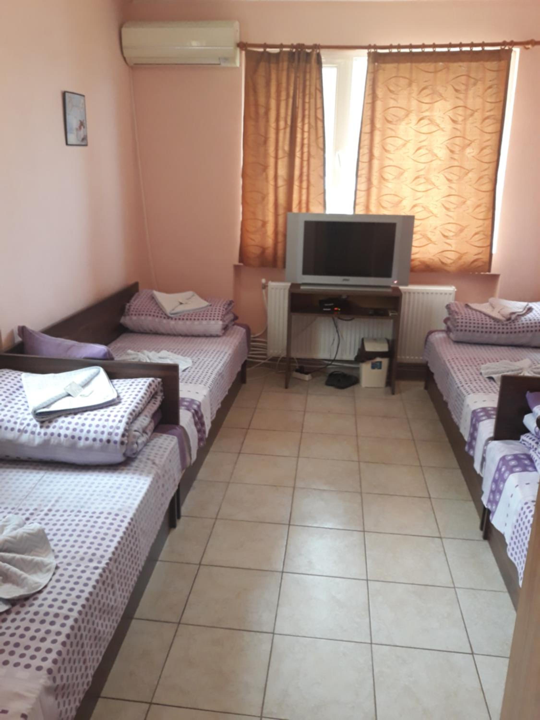 Classic Quadruple Room photo 1