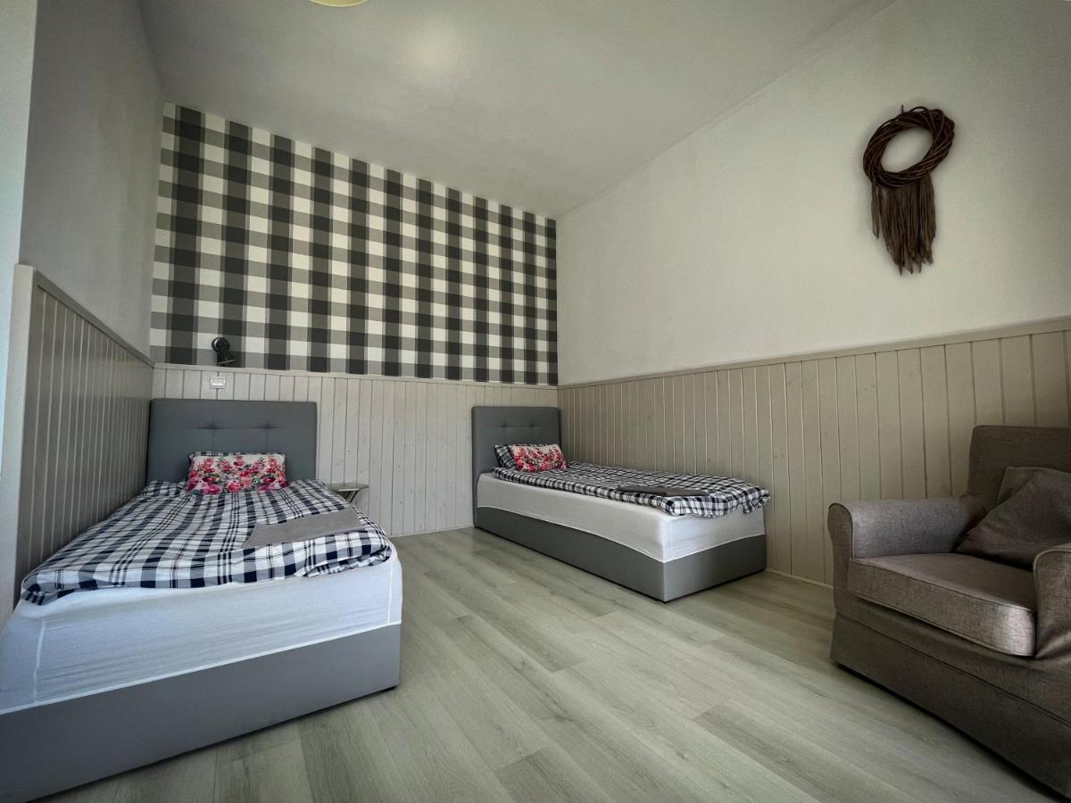 Large Double Room photo 2