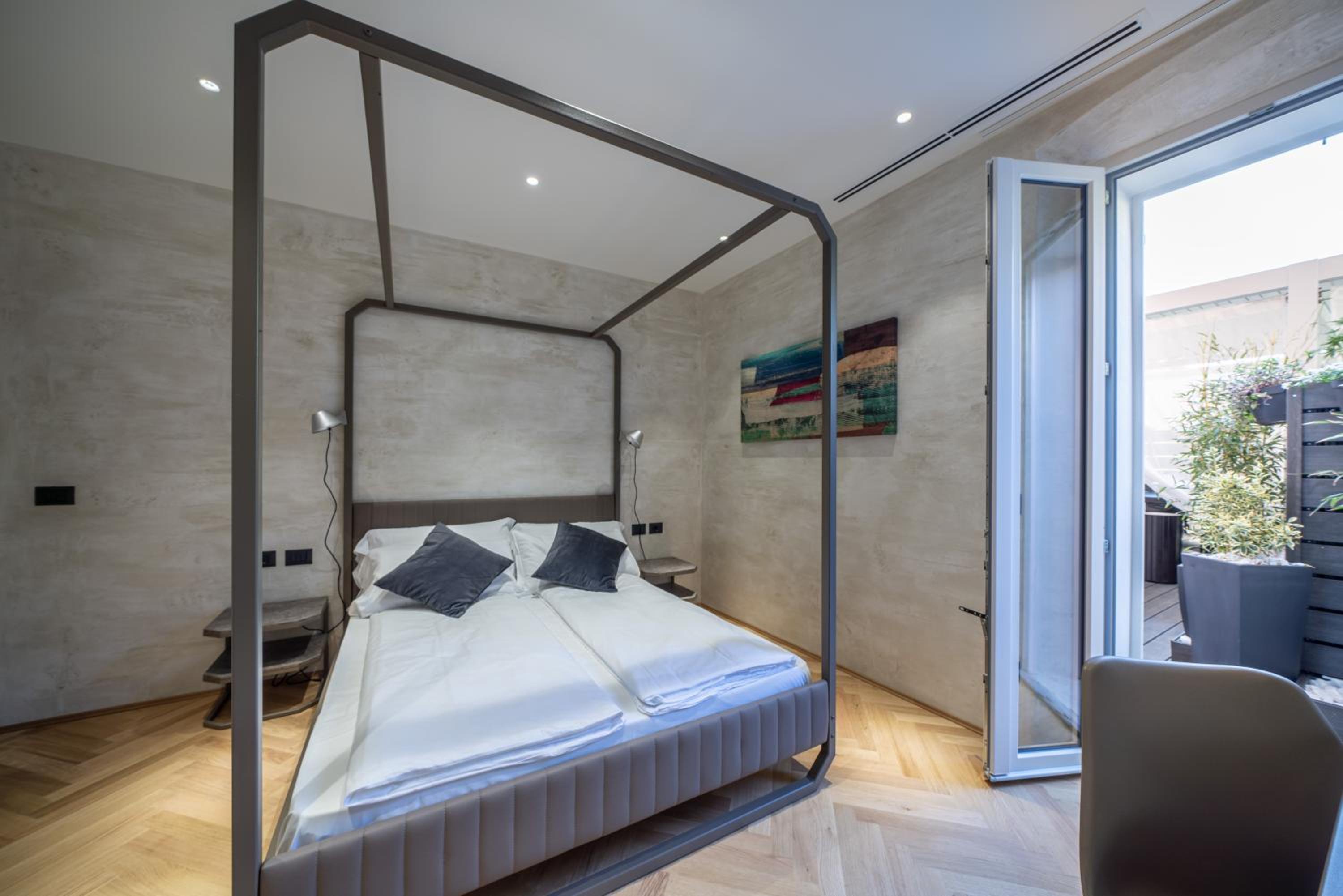 Queen Room with Spa Bath photo 1