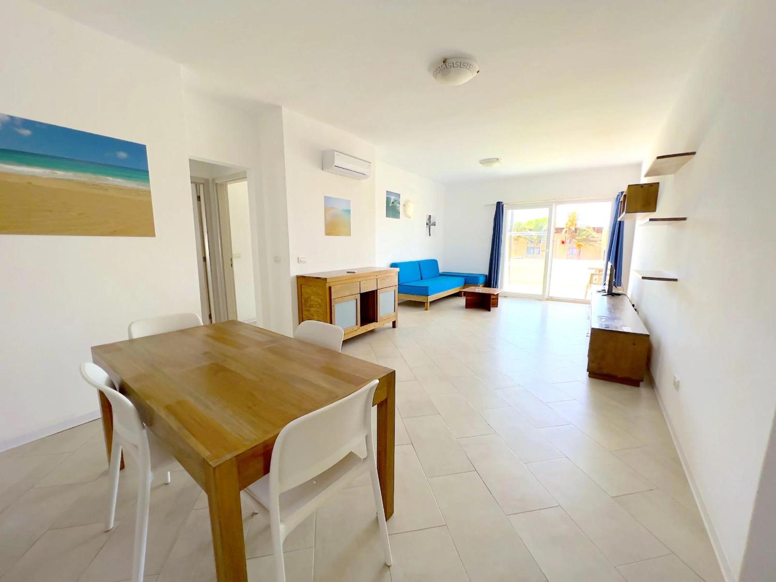 Family Room with Balcony photo 2