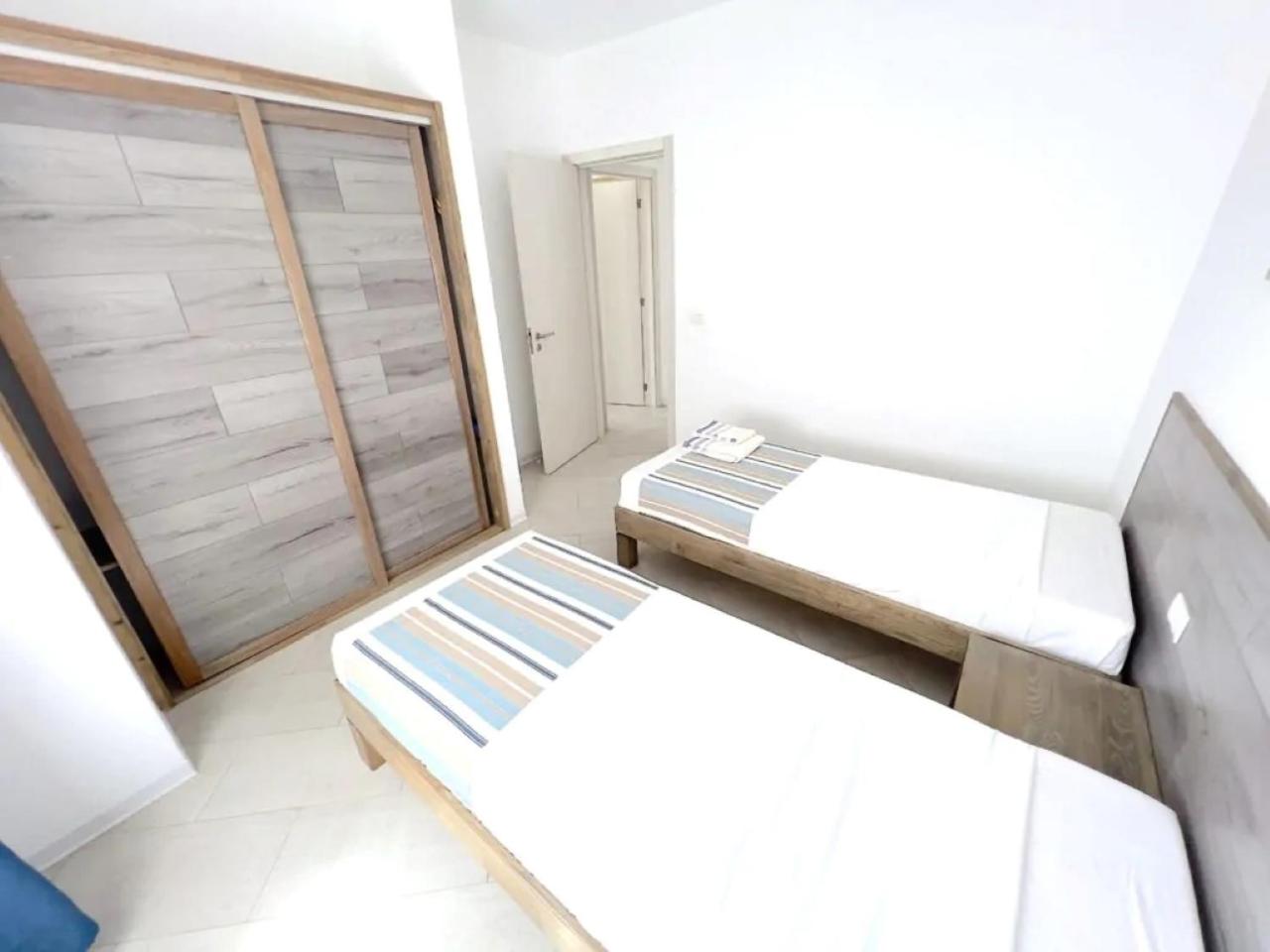 Family Room with Balcony photo 3