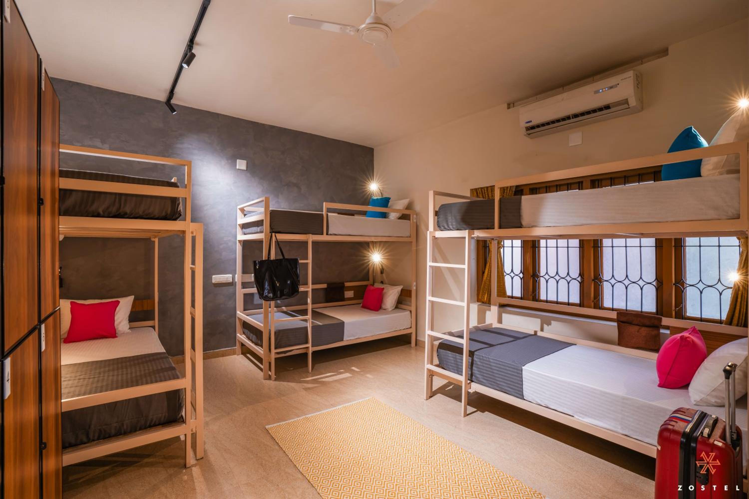 Bed in Deluxe 6-Bed Female Dormitory Room photo 1