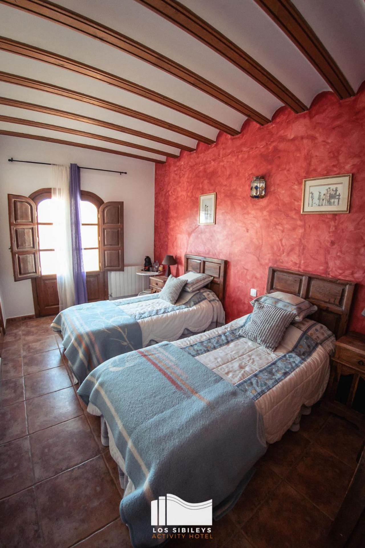 Standard Twin Room With Mountain View photo 3