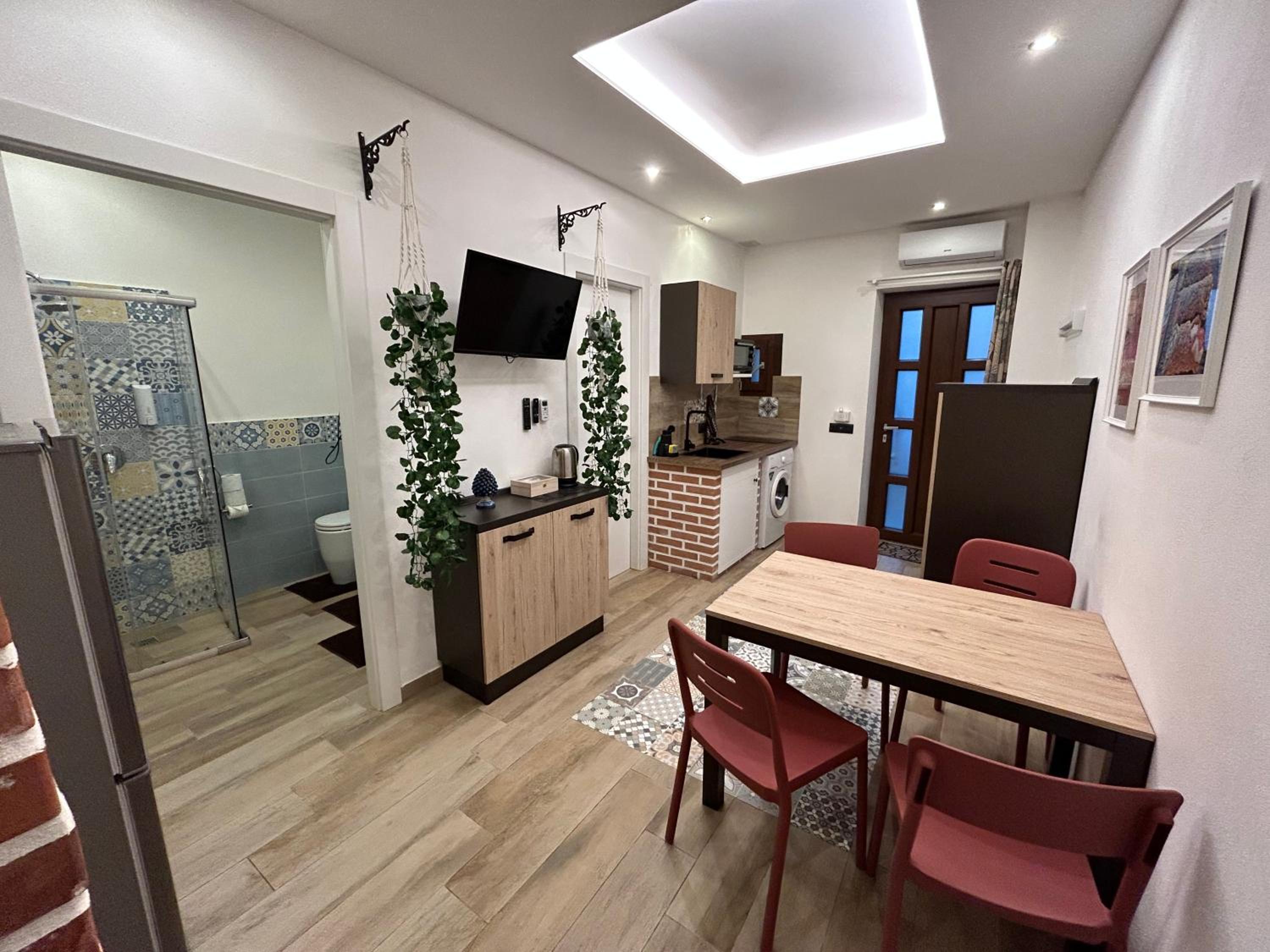 One-Bedroom House - Photo 15