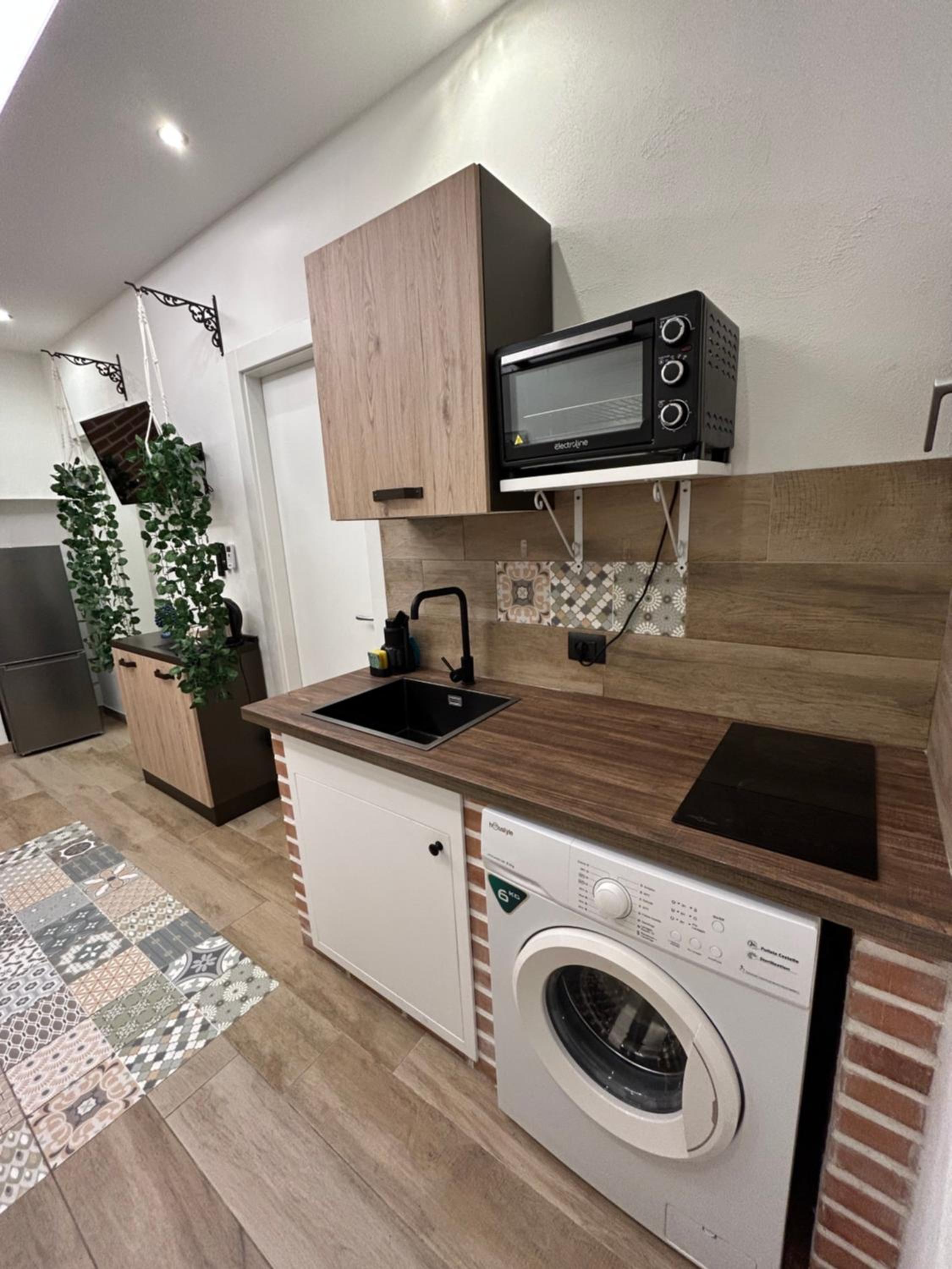 One-Bedroom House - Photo 10