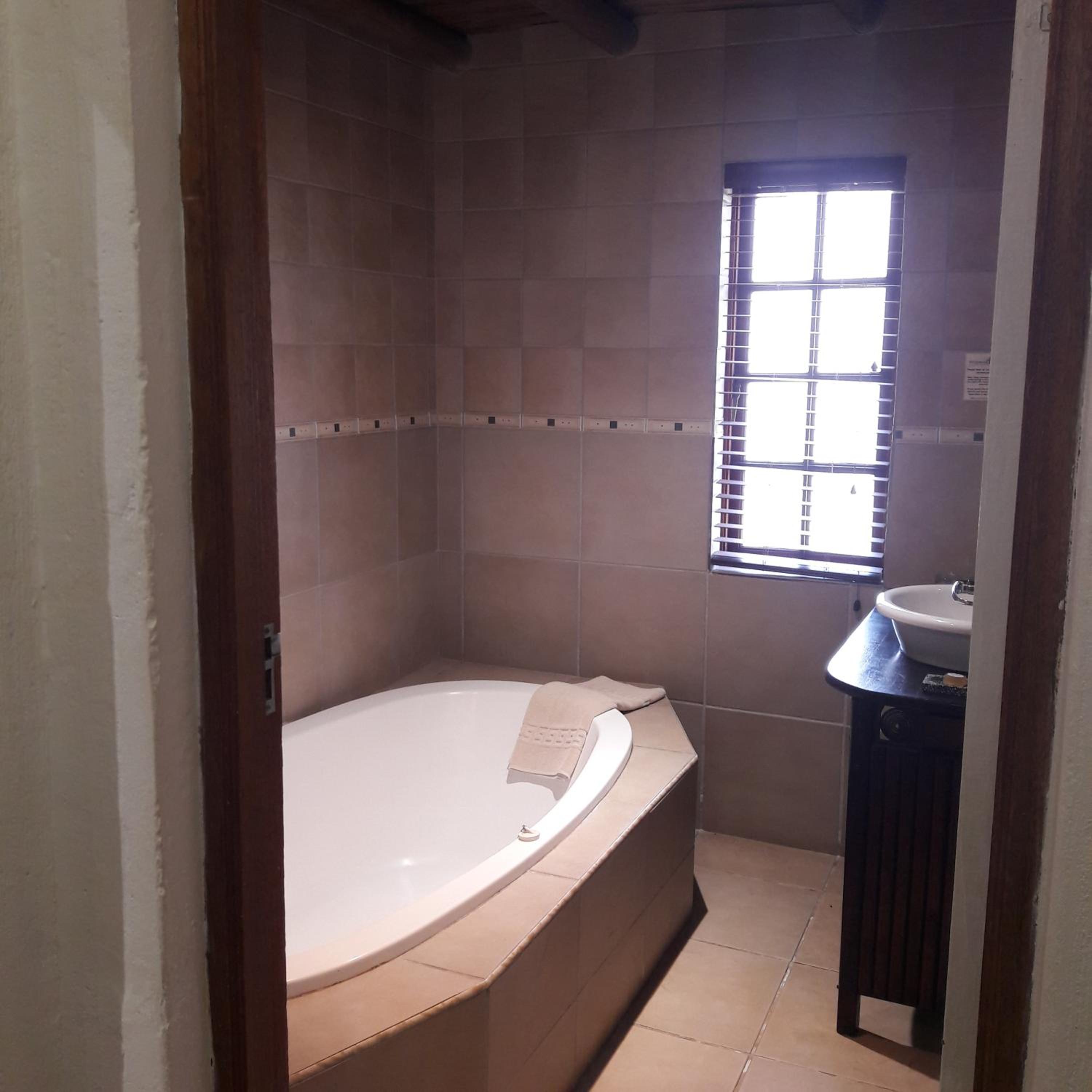 Deluxe Family Cabin - Photo 9