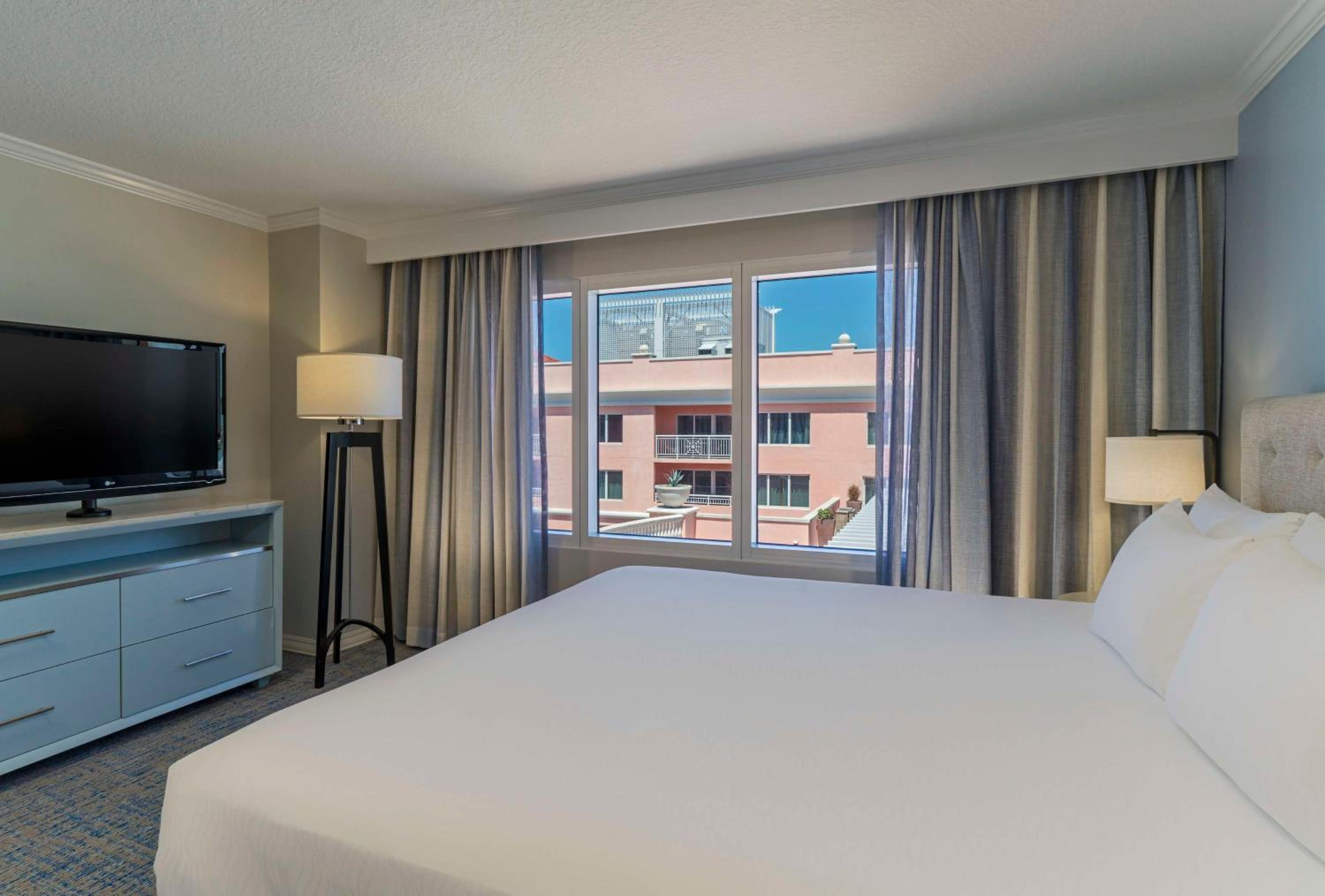 Two-Bedroom Deluxe Residential Suite With Ocean View - Photo 1