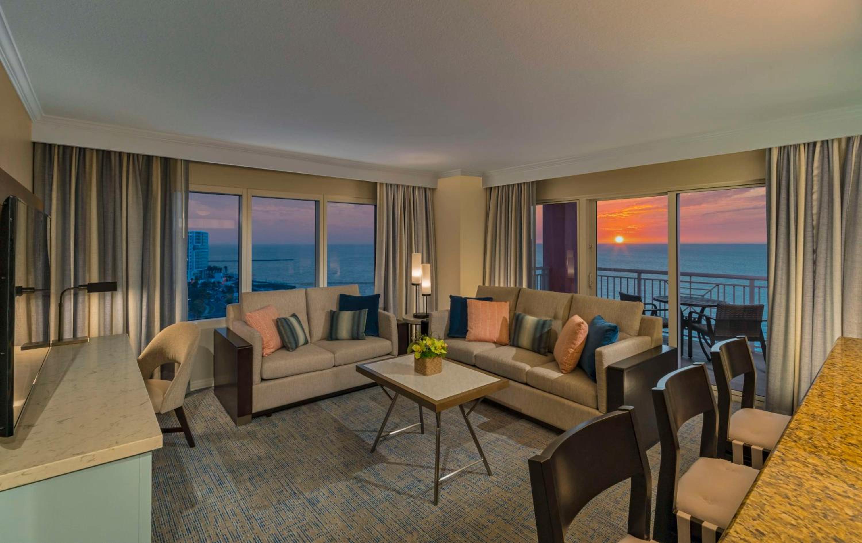 Two-Bedroom Suite with Kitchen and Ocean View - Photo 4