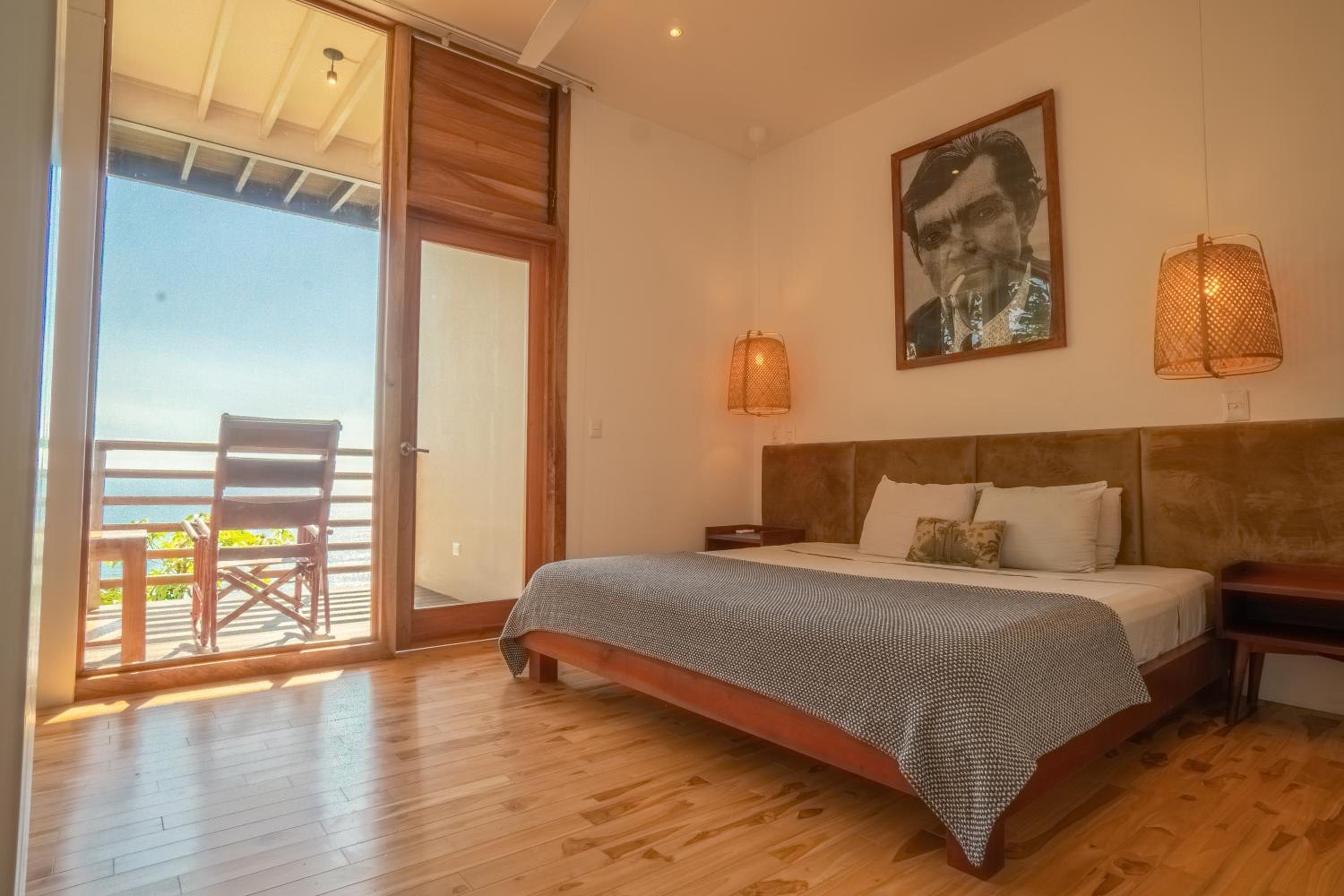 Deluxe Double Room with Balcony and Sea View photo 2