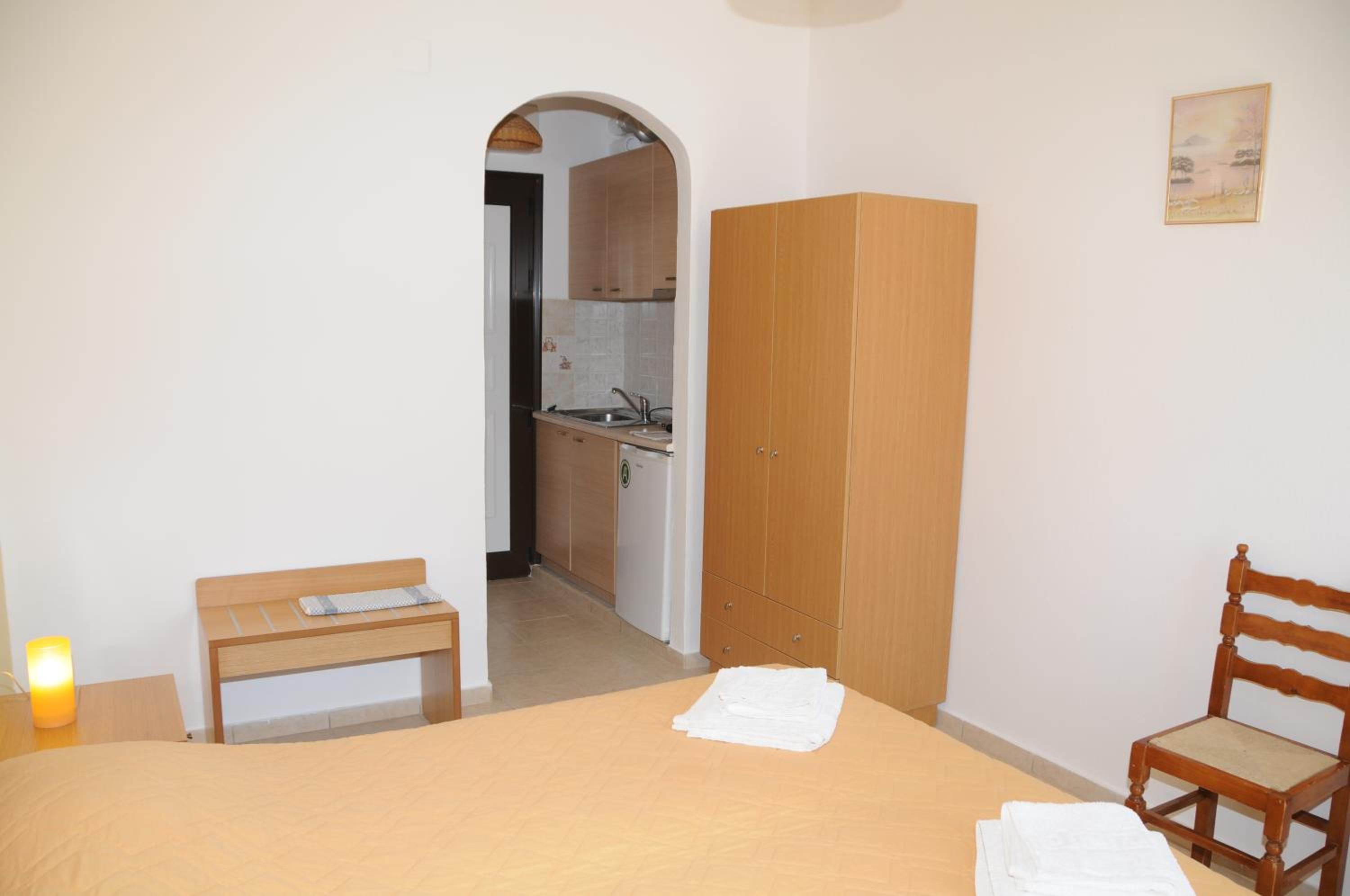 Standard Studio (3 Adults)