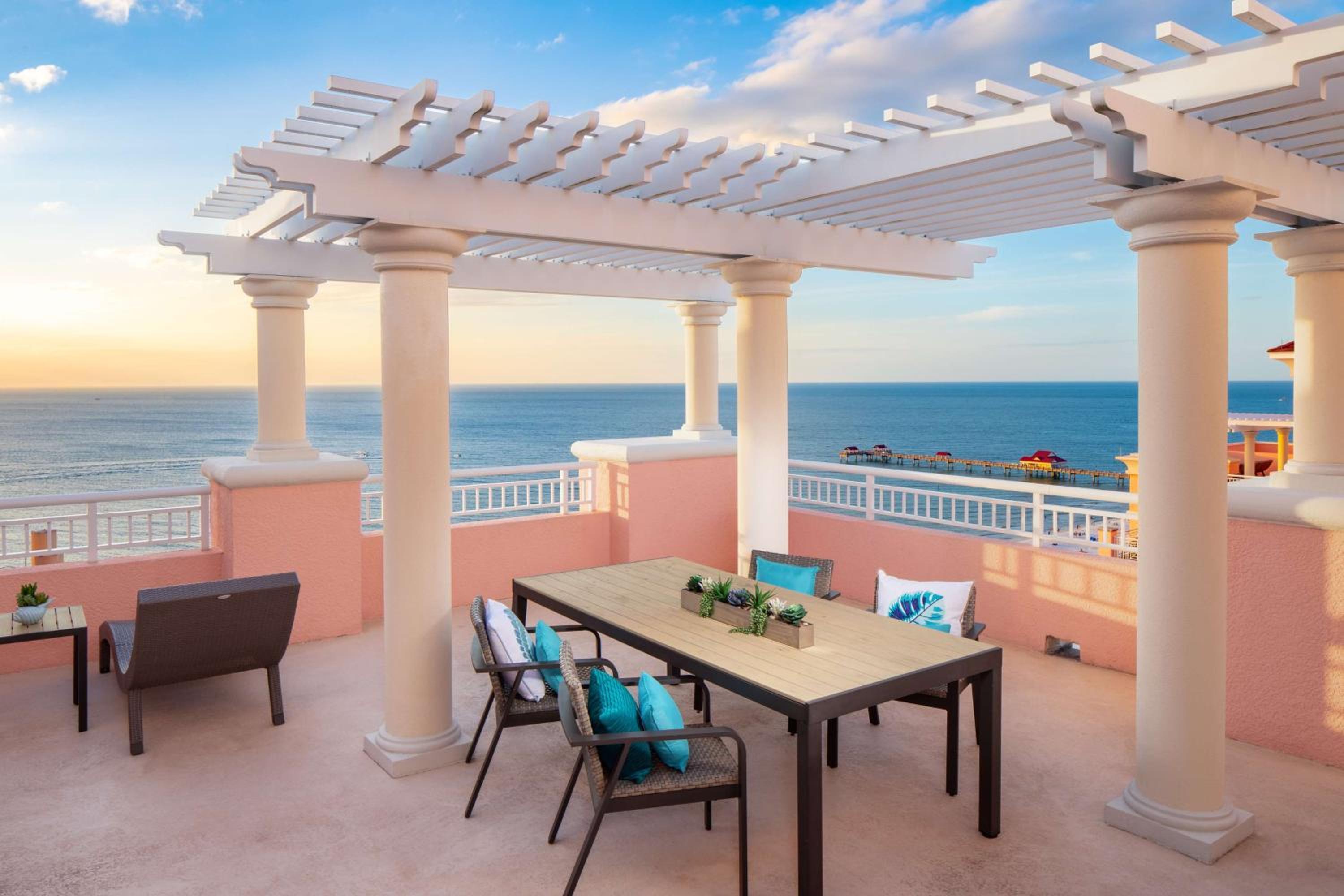 King Suite with Private Rooftop Terrace and Kitchen - Ocean View - Photo 2