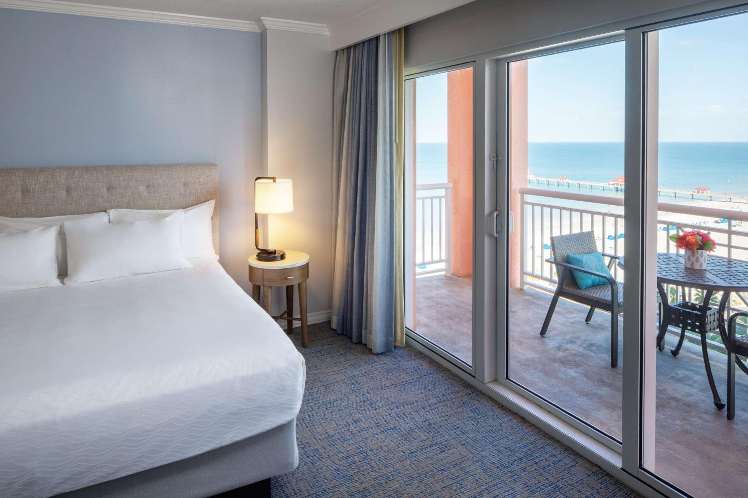 Premium King Room with Kitchenette and Partial Ocean View - Photo 7