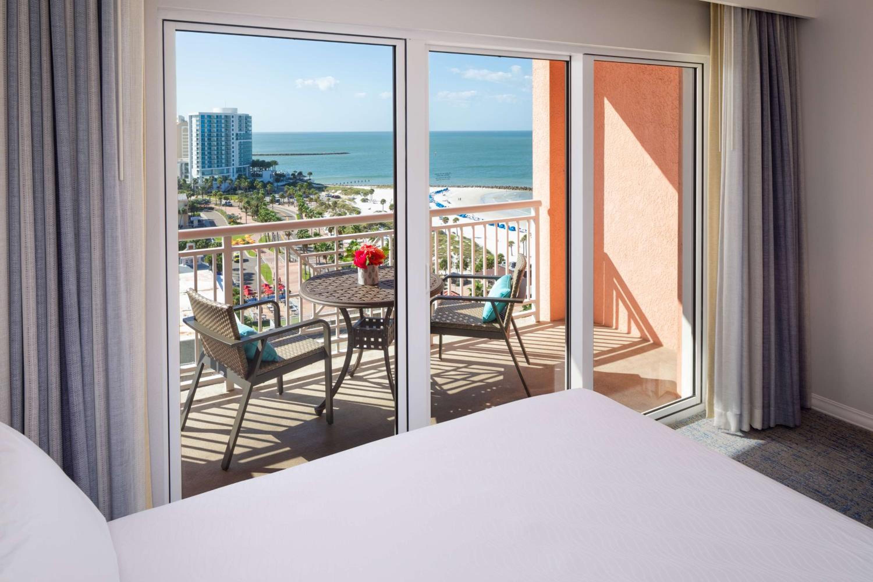 Premium Queen Room with Two Queen Beds and Kitchenette - Partial Ocean View - Photo 6