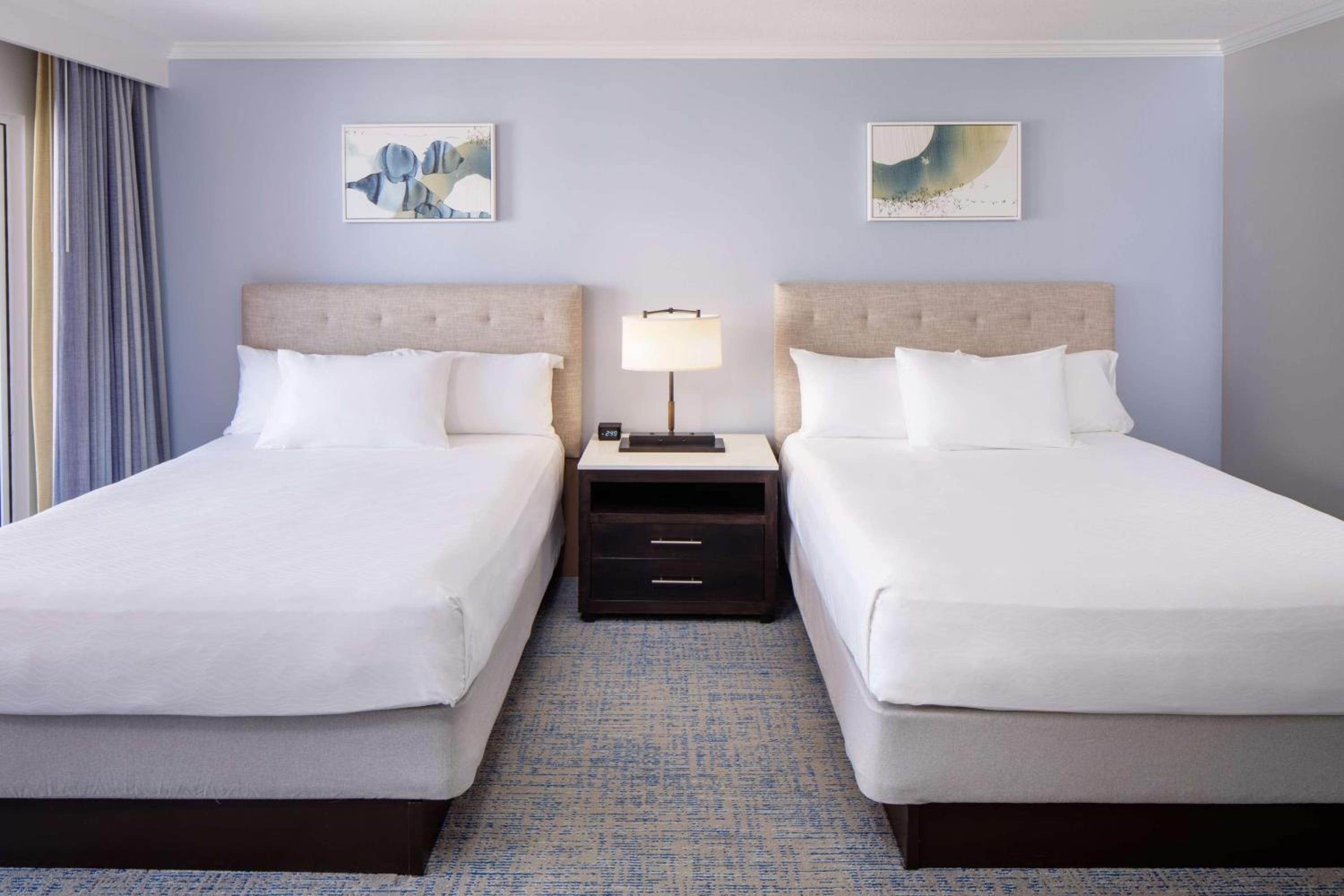 Premium Queen Room with Two Queen Beds and Kitchenette - Partial Ocean View - Photo 7