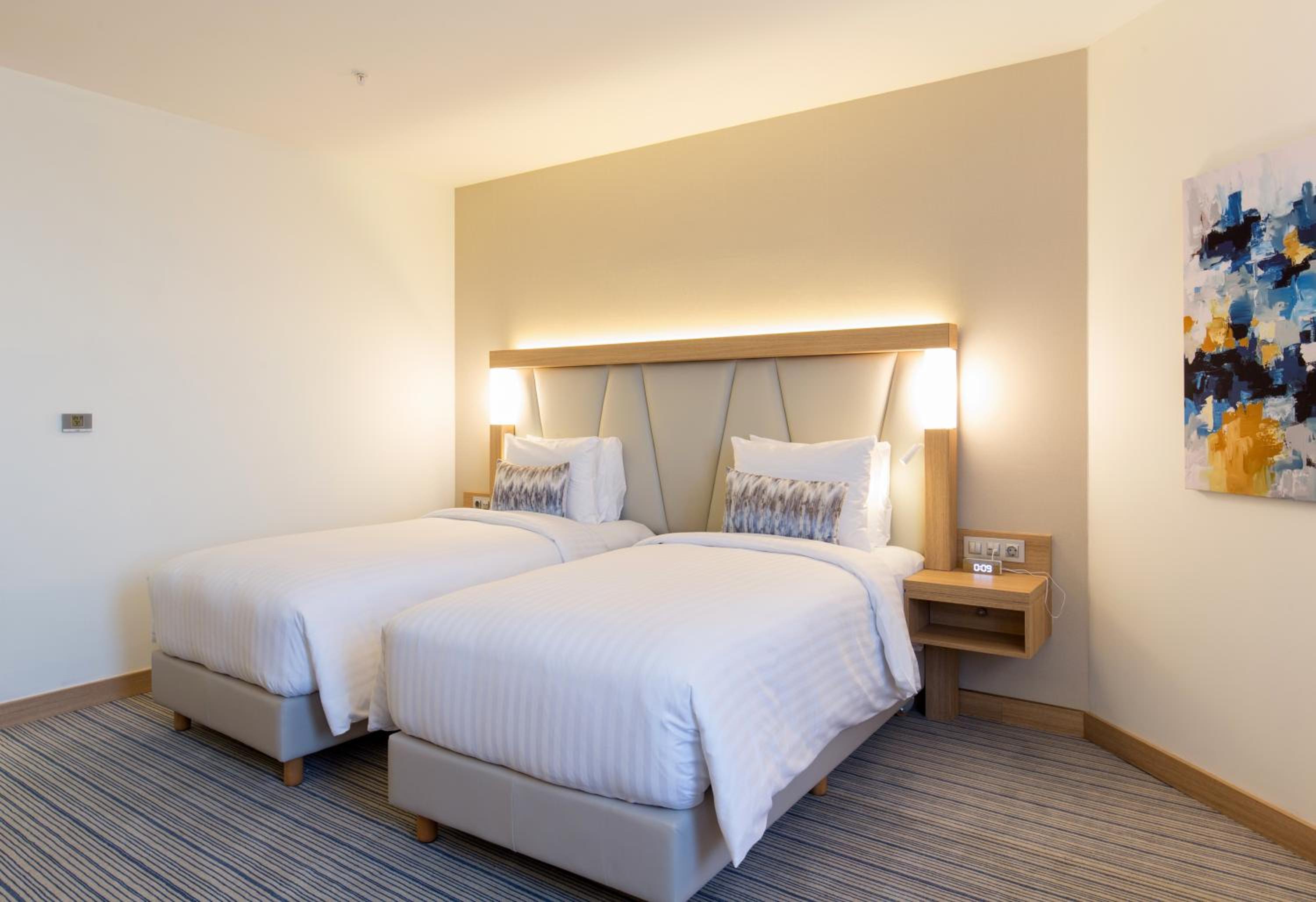 Superior, Guest room, 2 Twin/Single Bed(s), City view - Photo 2