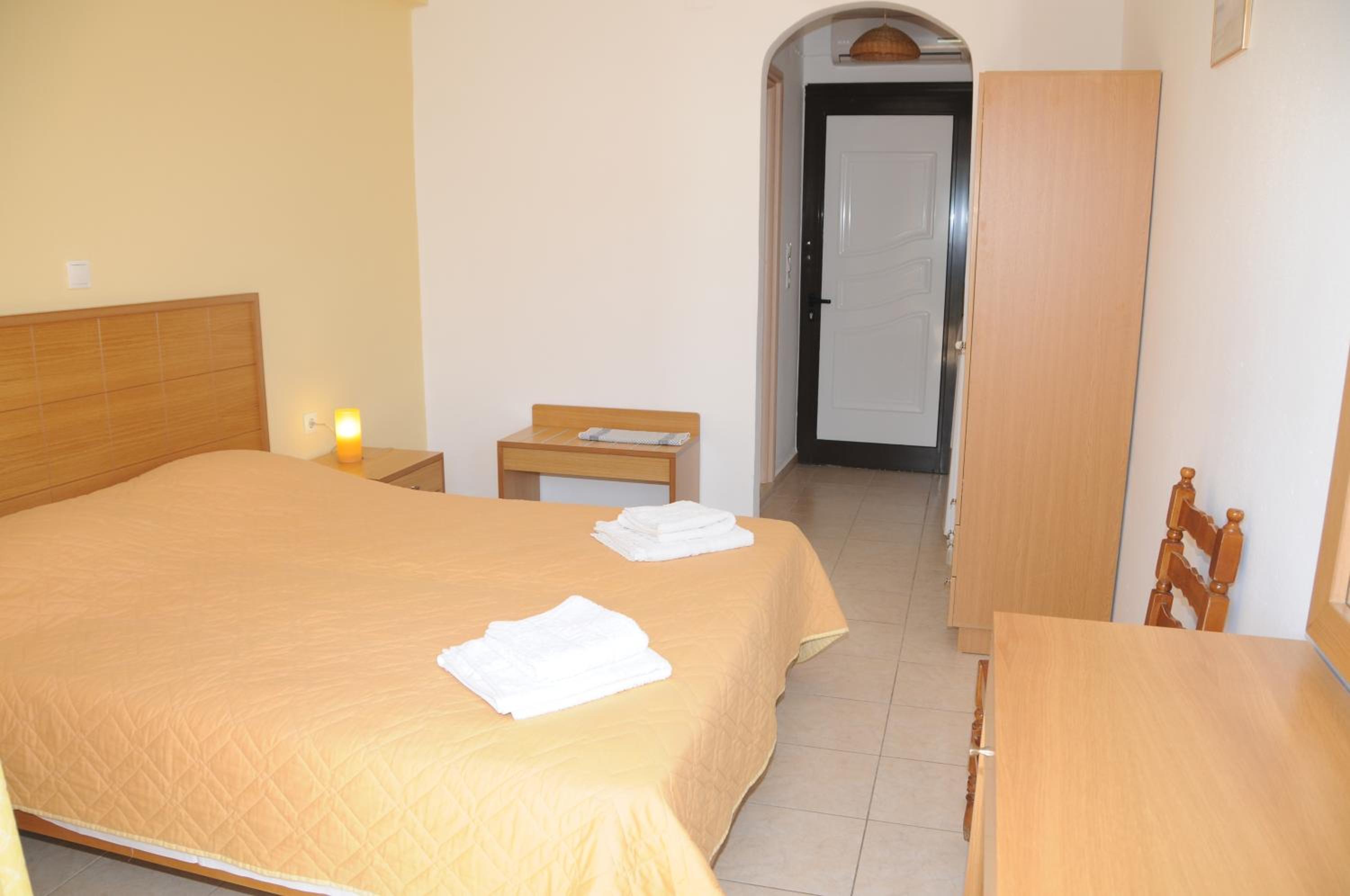 Standard Studio (3 Adults)