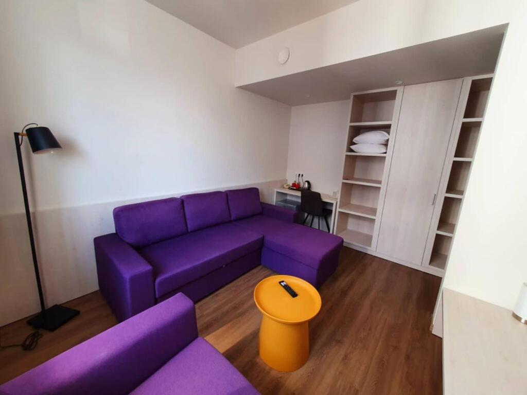 Standard Suite - Photo 17