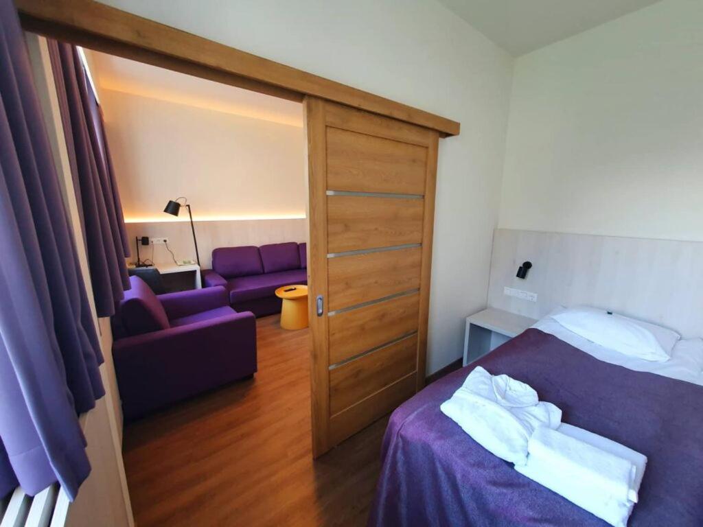Standard Suite - Photo 1