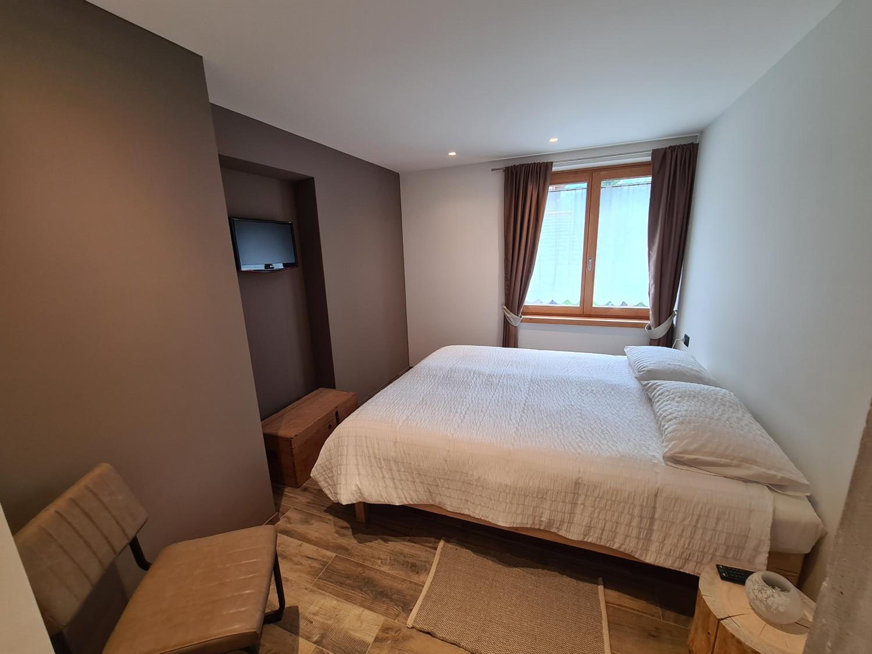 Two-Bedroom House photo 3