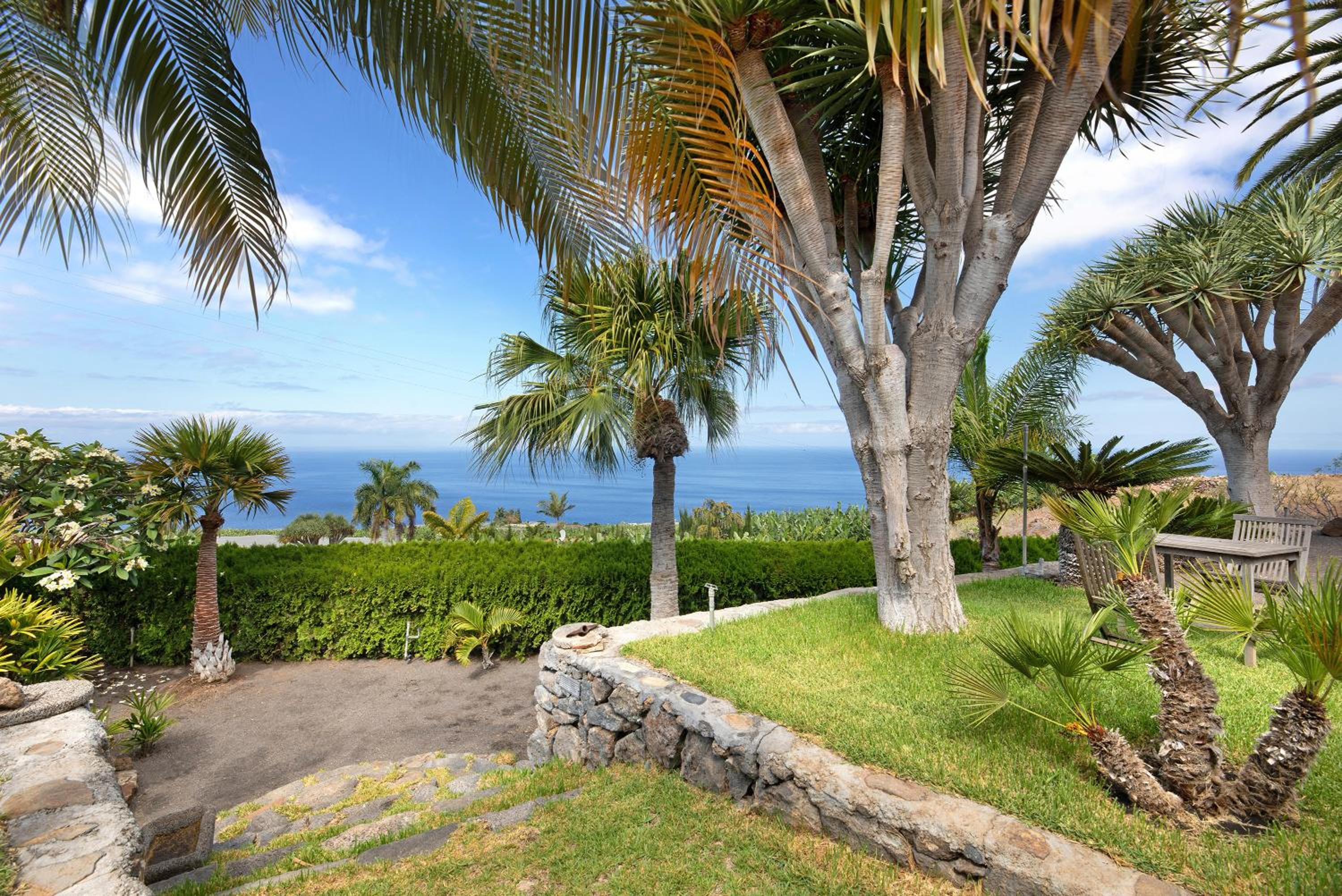 Villa with Sea View photo 3