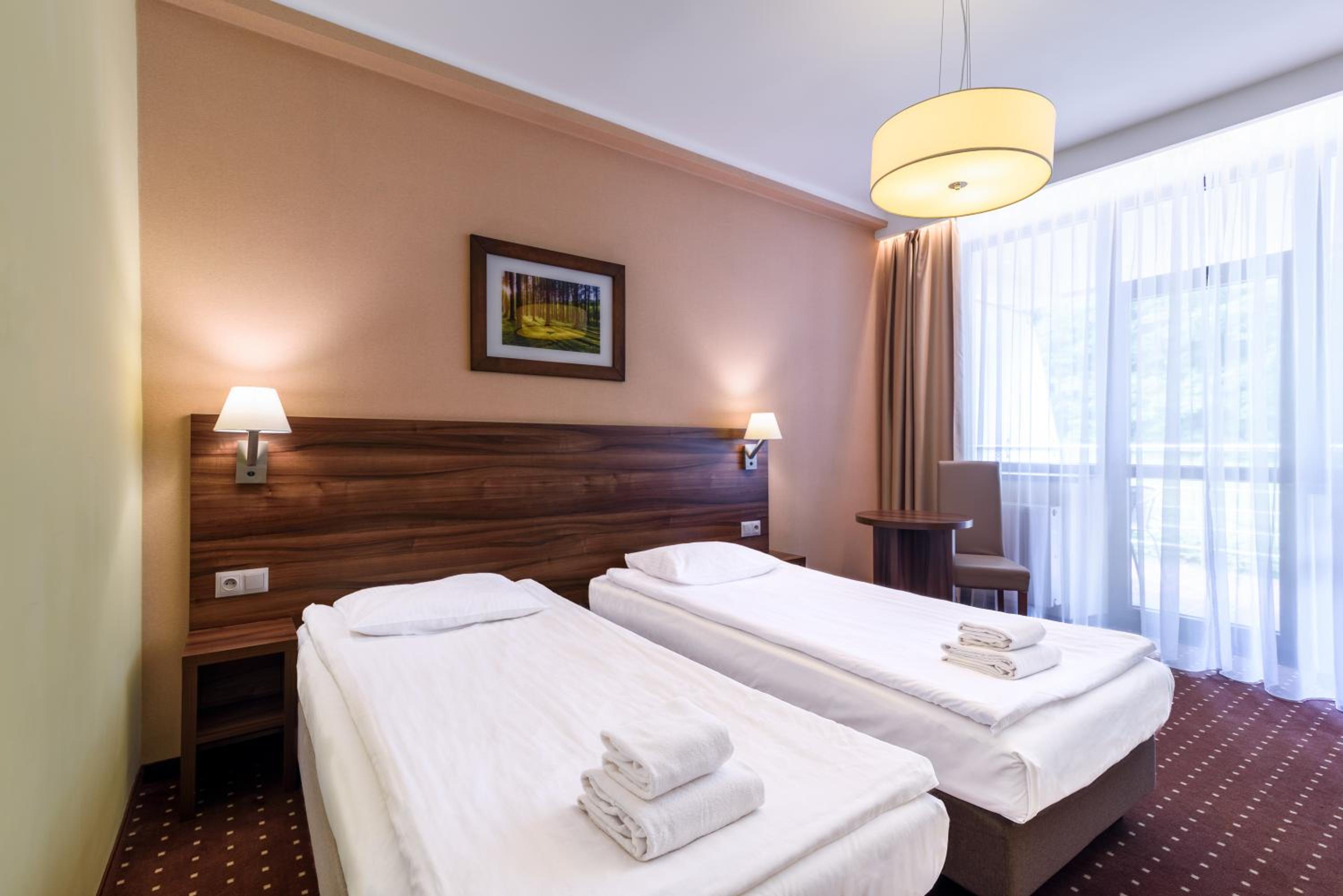 Twin Room - Photo 2