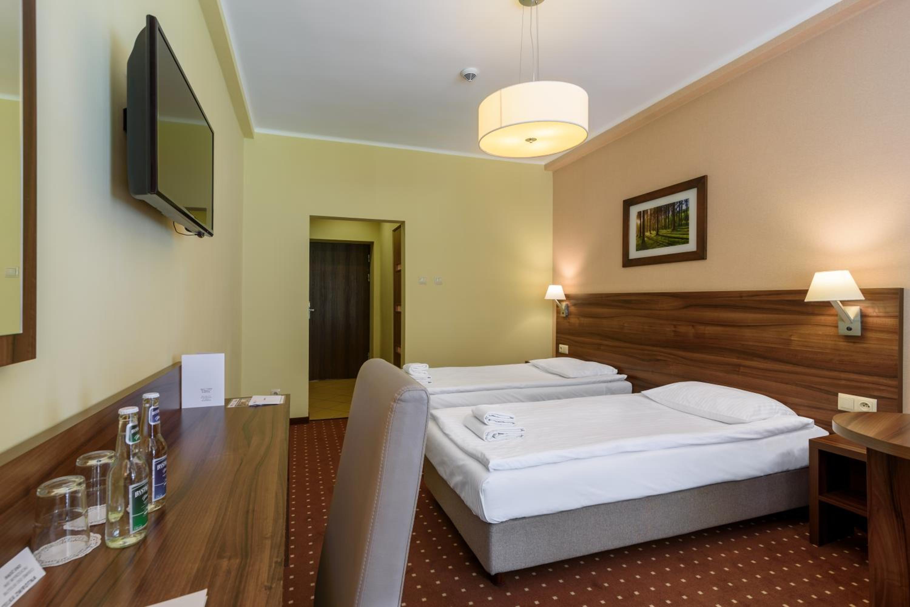Twin Room - Photo 11