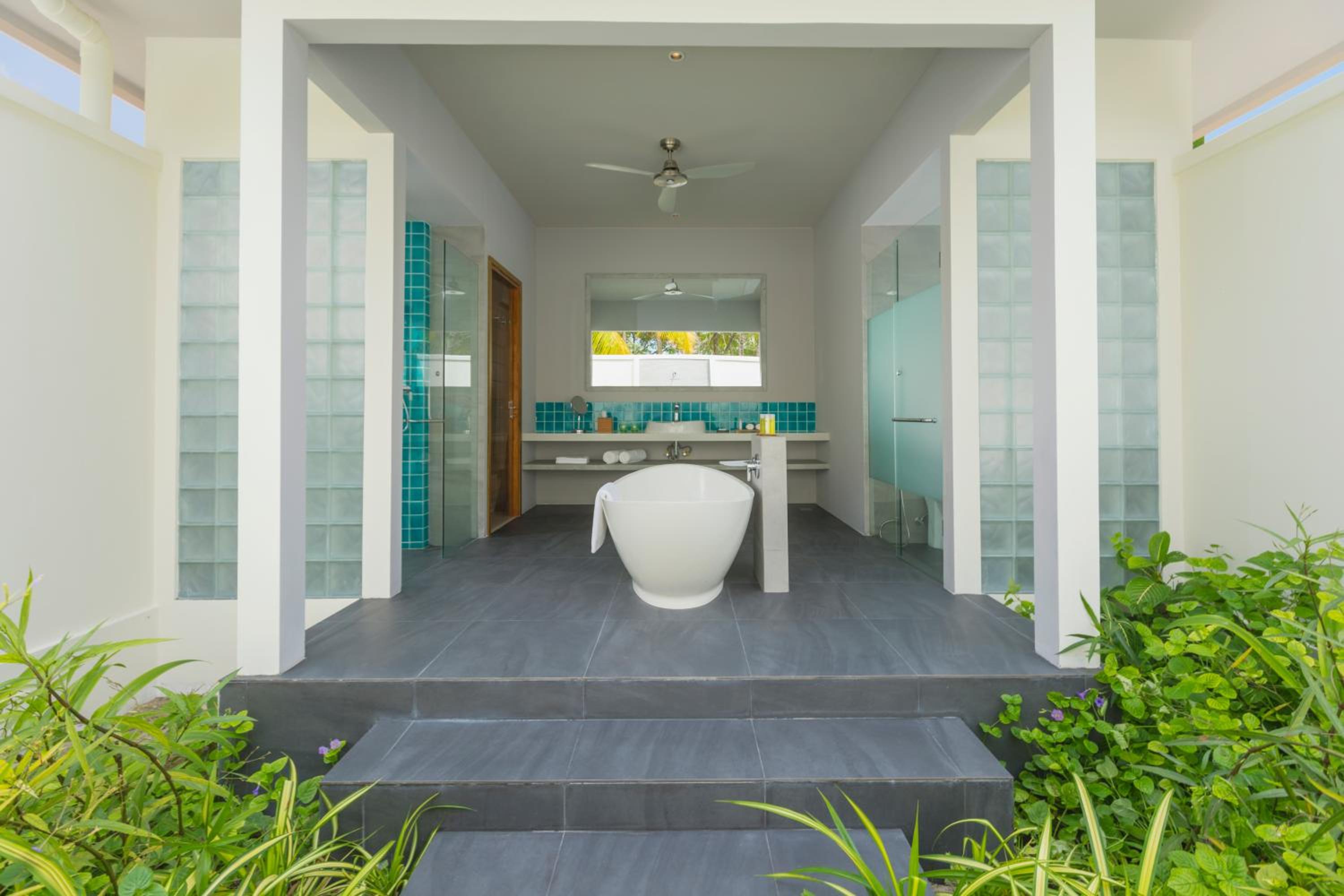 Vila de Praia com Piscina no Jardim
