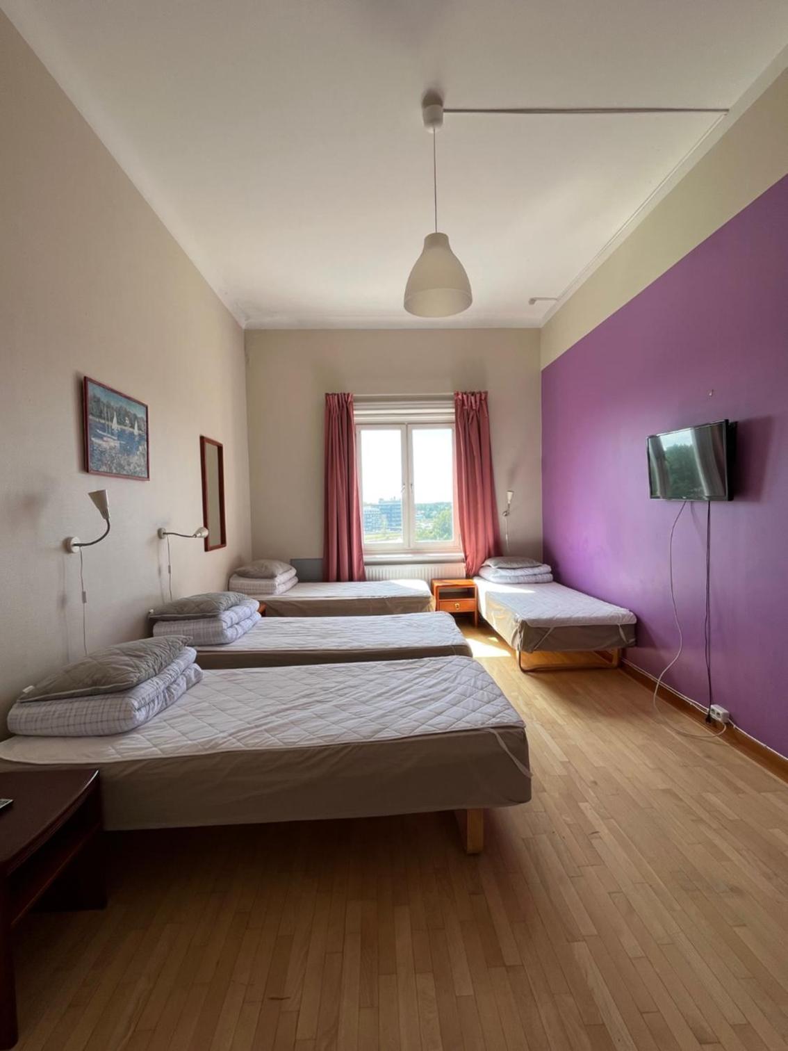 Quadruple Room with Shared Bathroom photo 3