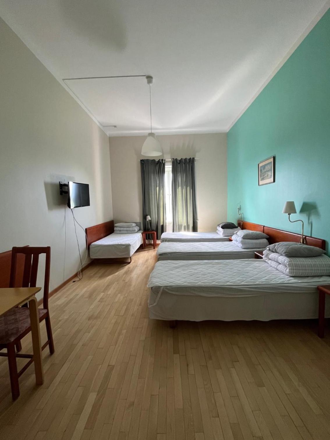 Quadruple Room with Shared Bathroom photo 2