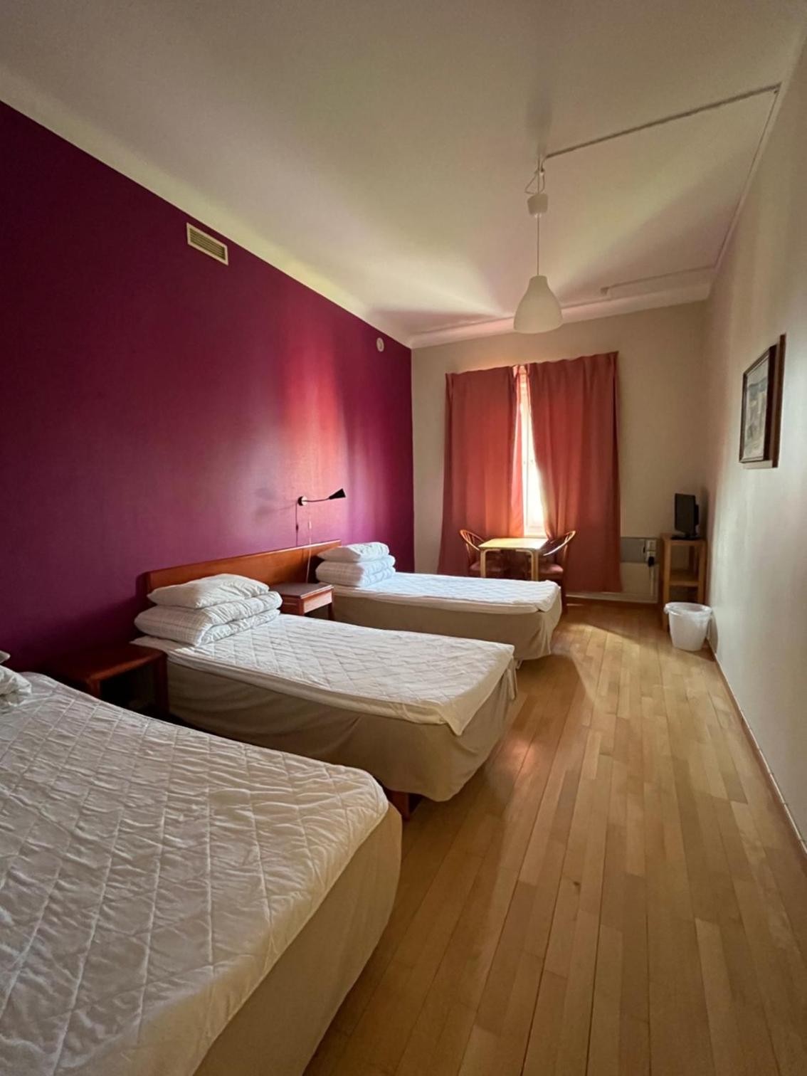 Triple Room with Shared Bathroom photo 2