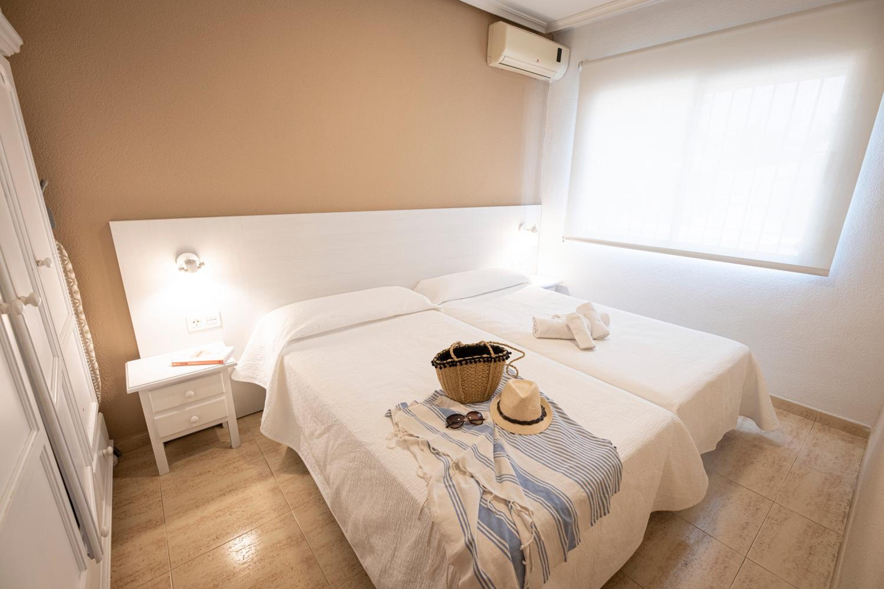 Apartamento con vista a la piscina