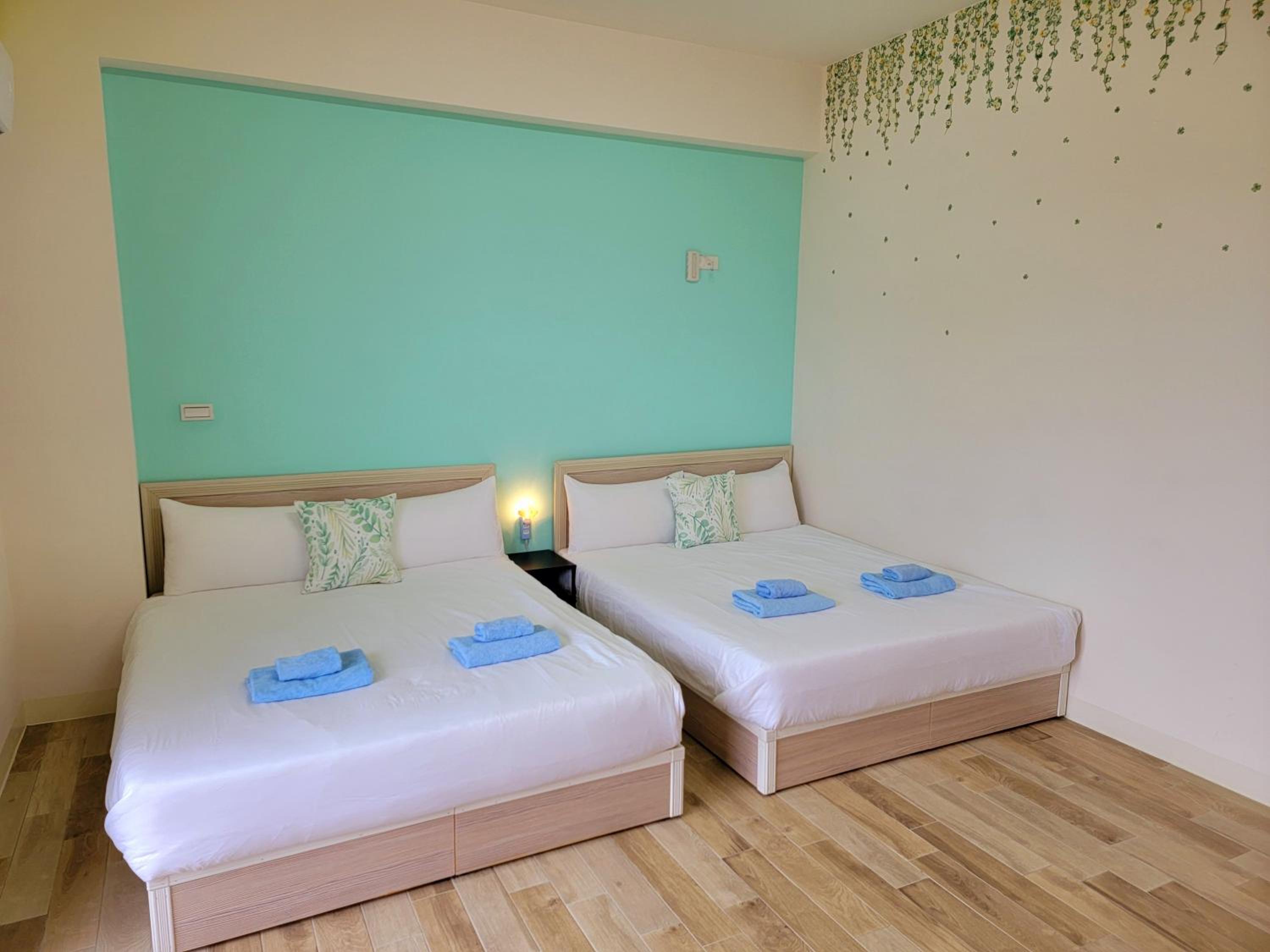 Quadruple Room with Balcony photo 3