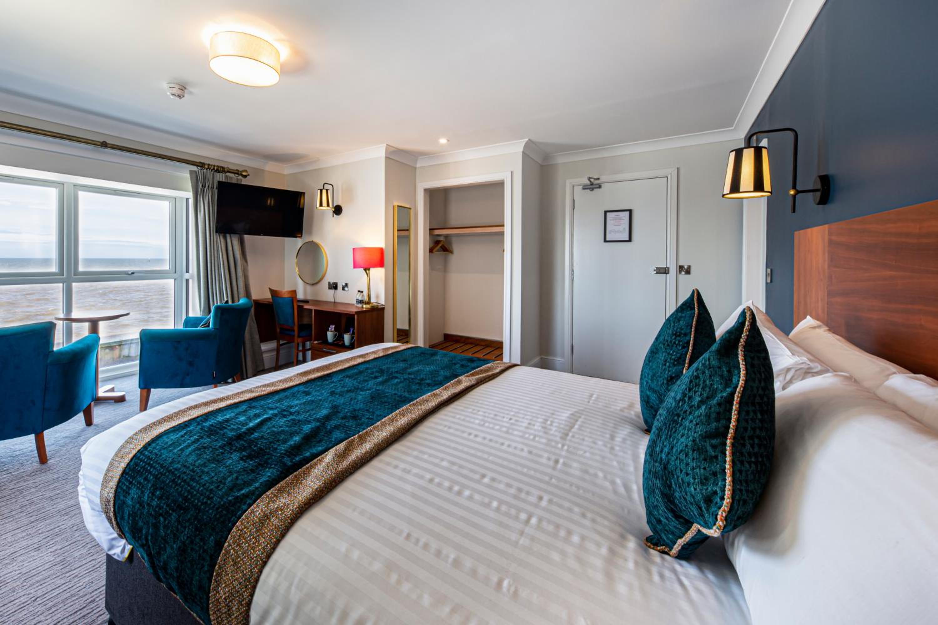 Superior Double with Coastal View - Photo 1