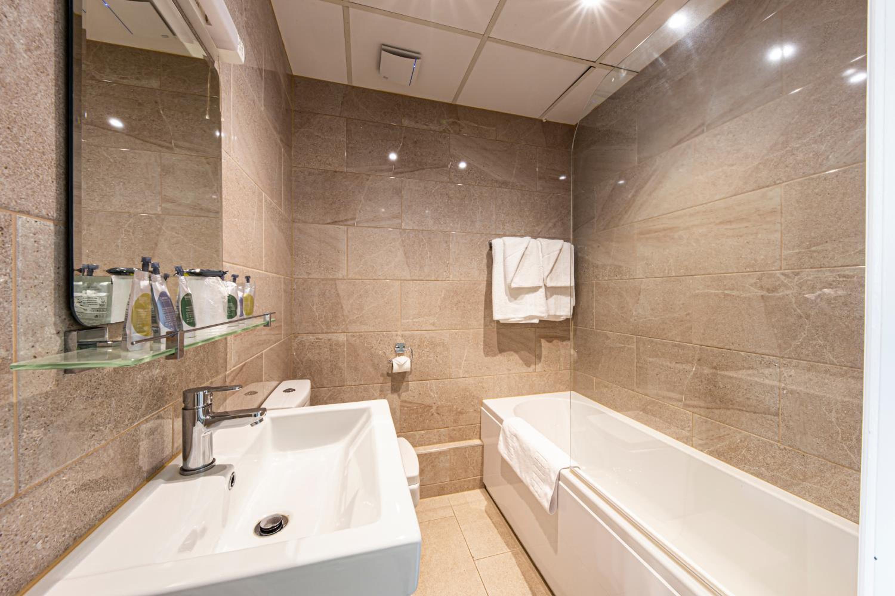 Superior Double with Coastal View - Photo 8