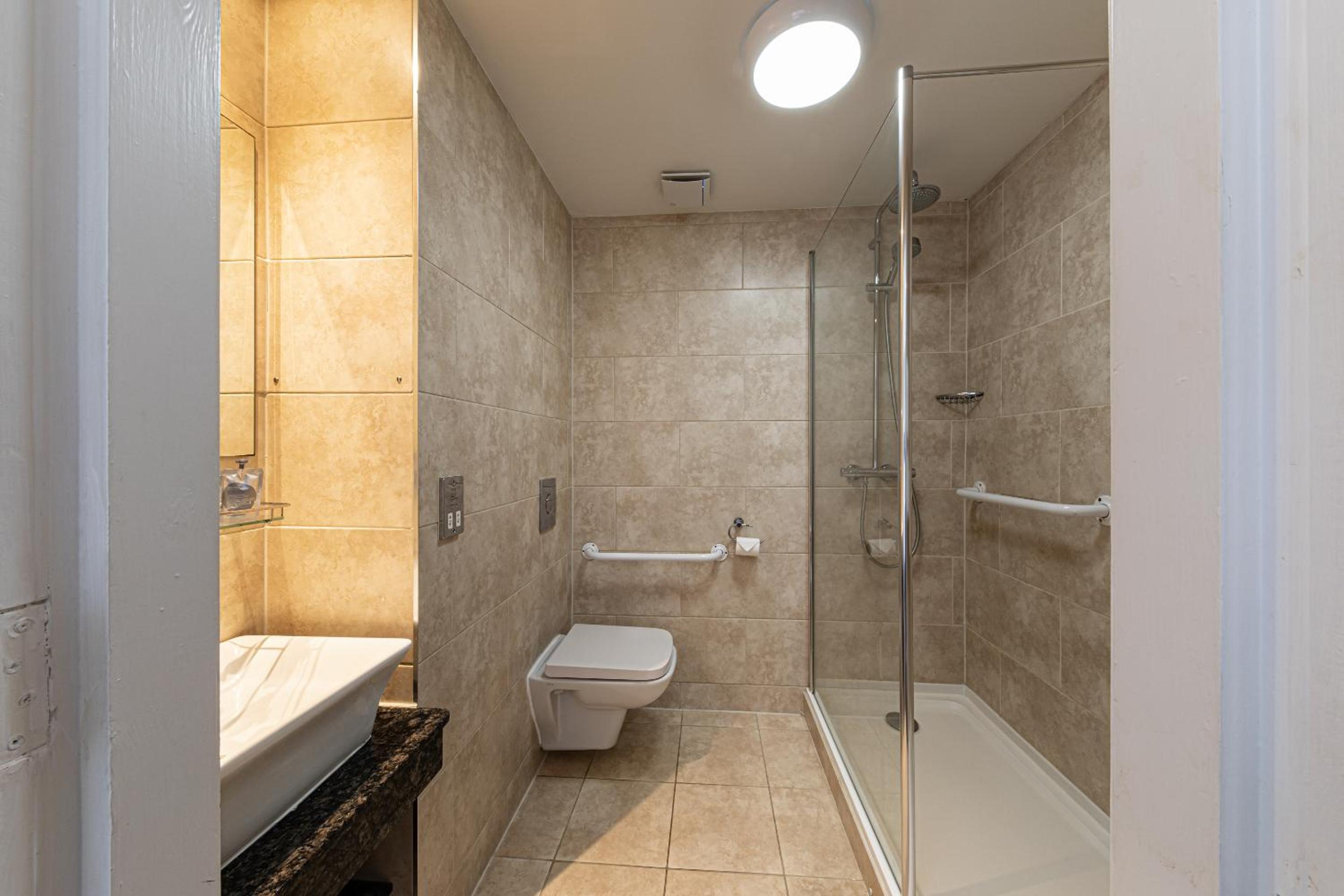 Superior Double with Coastal View - Photo 9