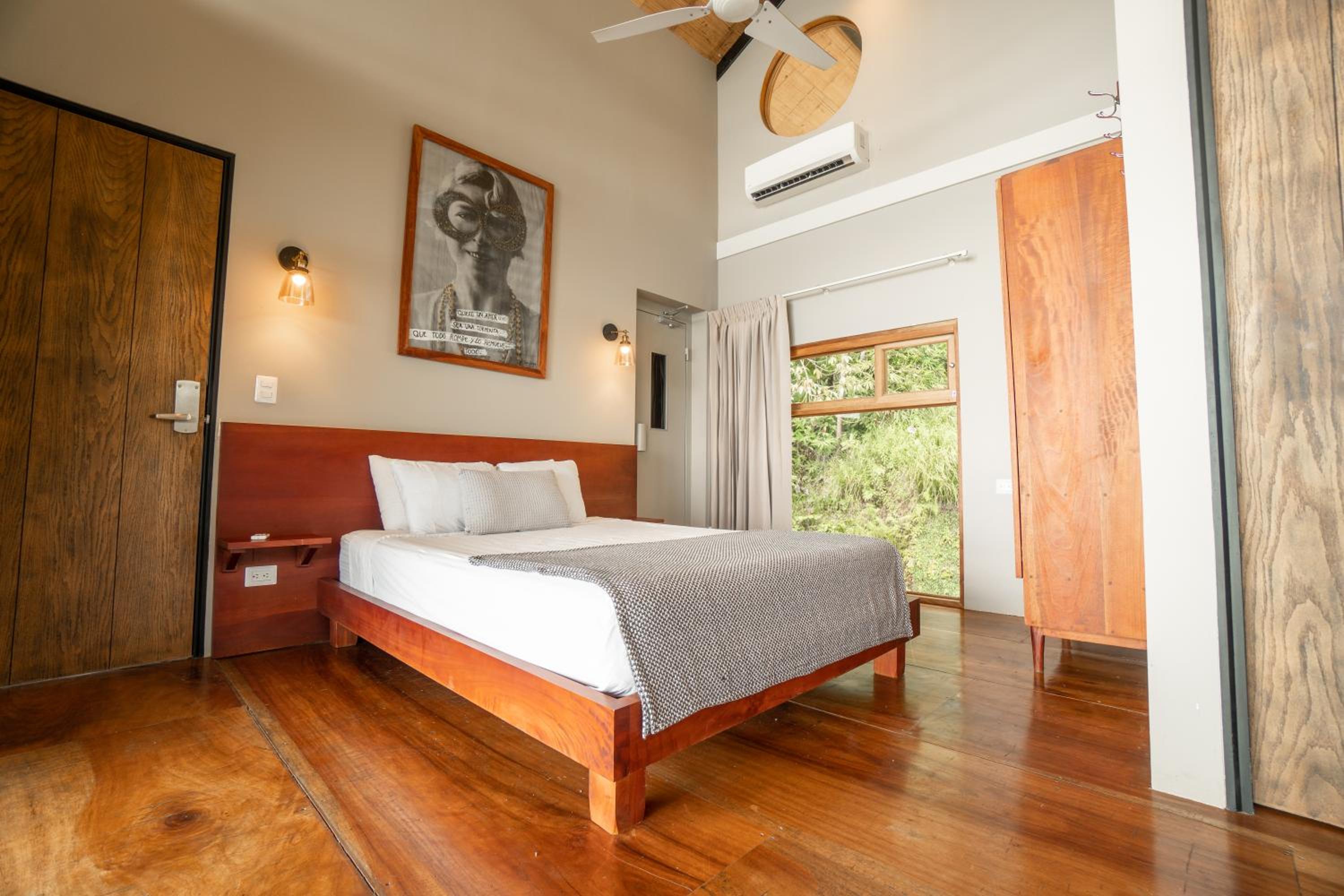 Deluxe Double Room with Sea View photo 2