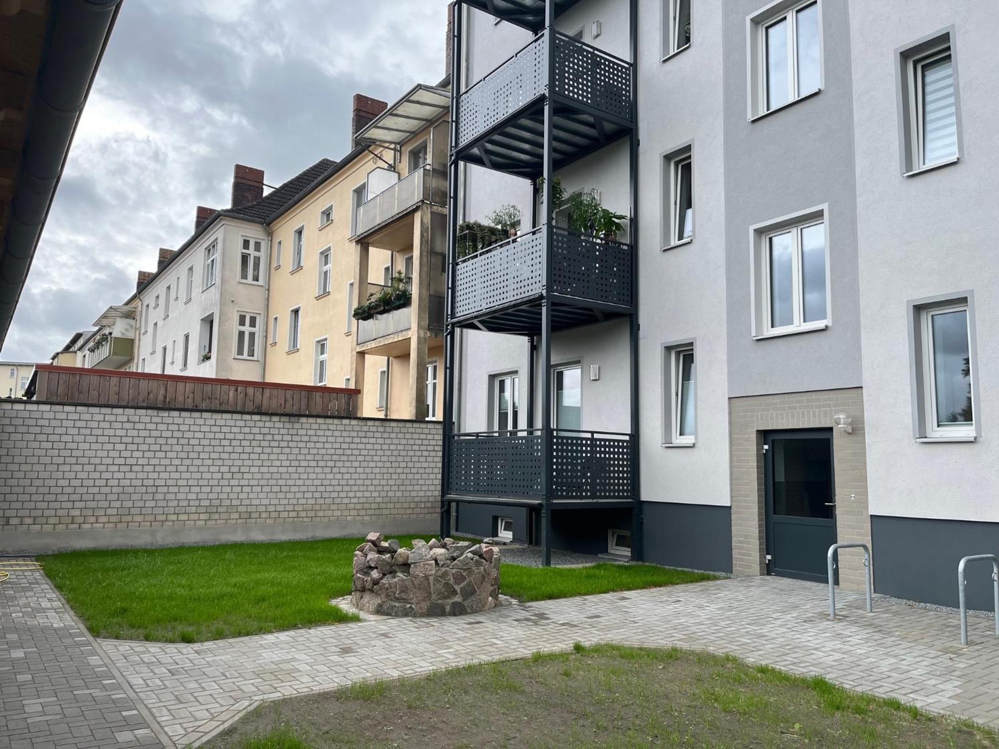 One-Bedroom Apartment with Balcony photo 2