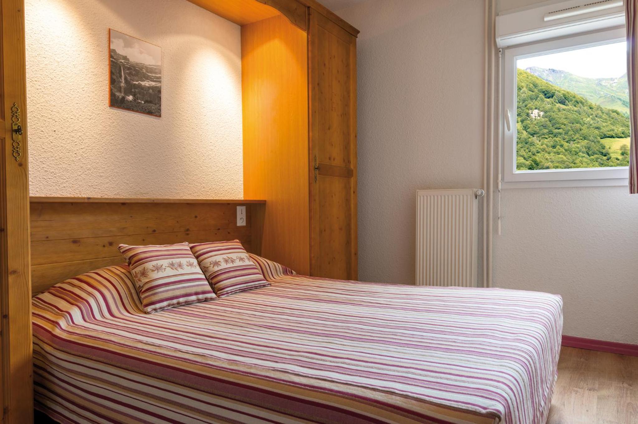 Studio with Alcove (4 Adults)